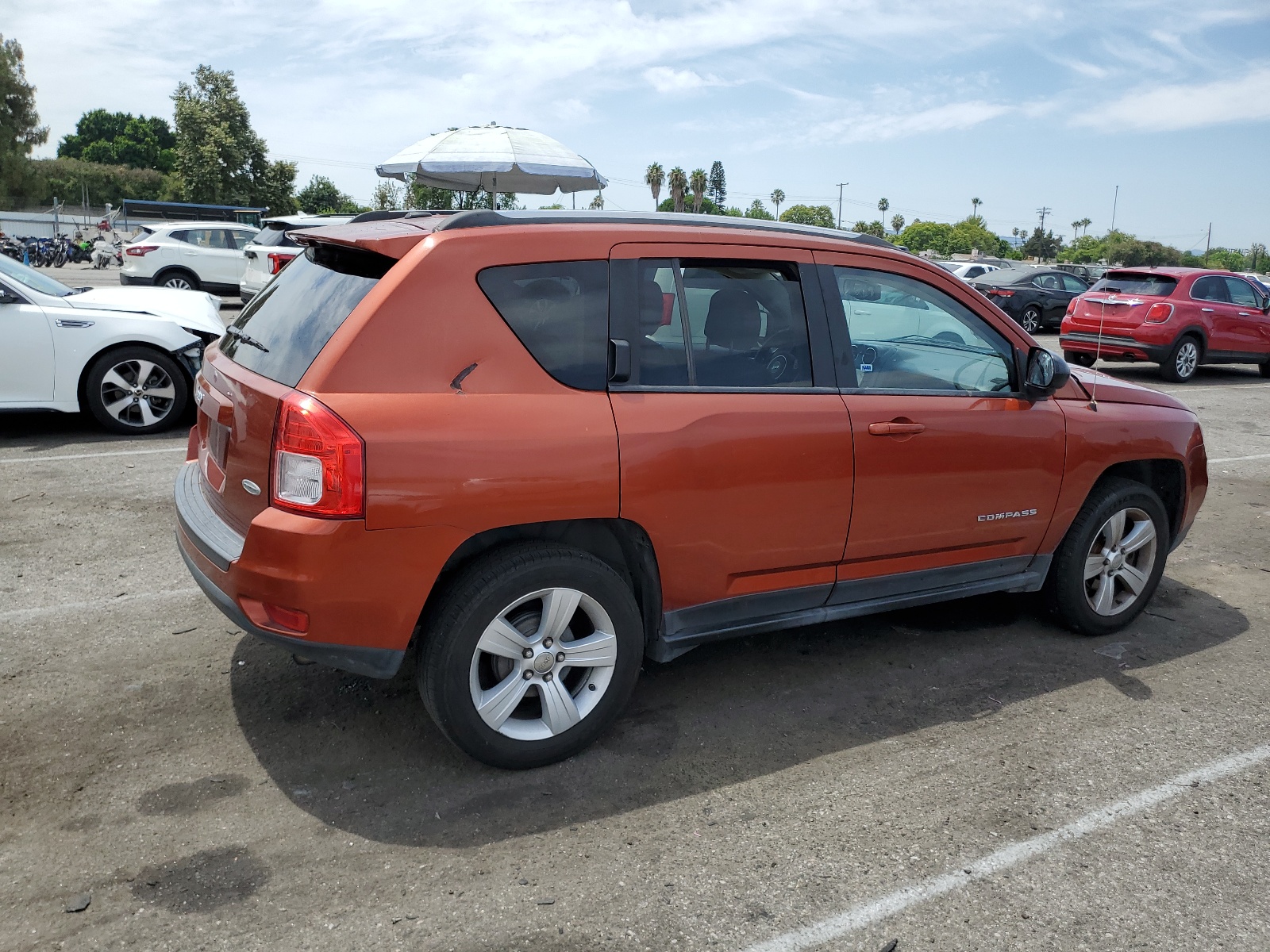 2012 Jeep Compass Latitude vin: 1C4NJCEB4CD688225