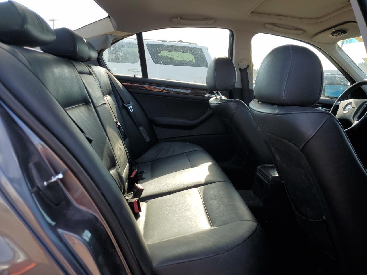 2003 BMW 325 I VIN: WBAET37433NJ26512 Lot: 66137444