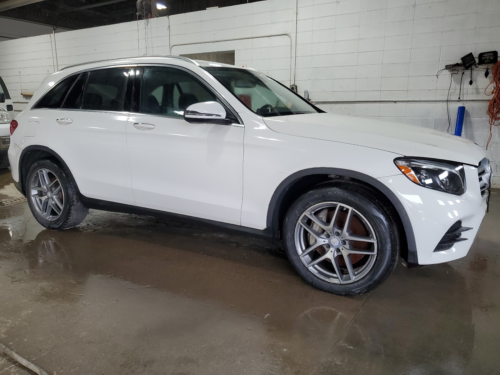 WDC0G4KB7GF092663 2016 Mercedes-Benz Glc 300 4Matic