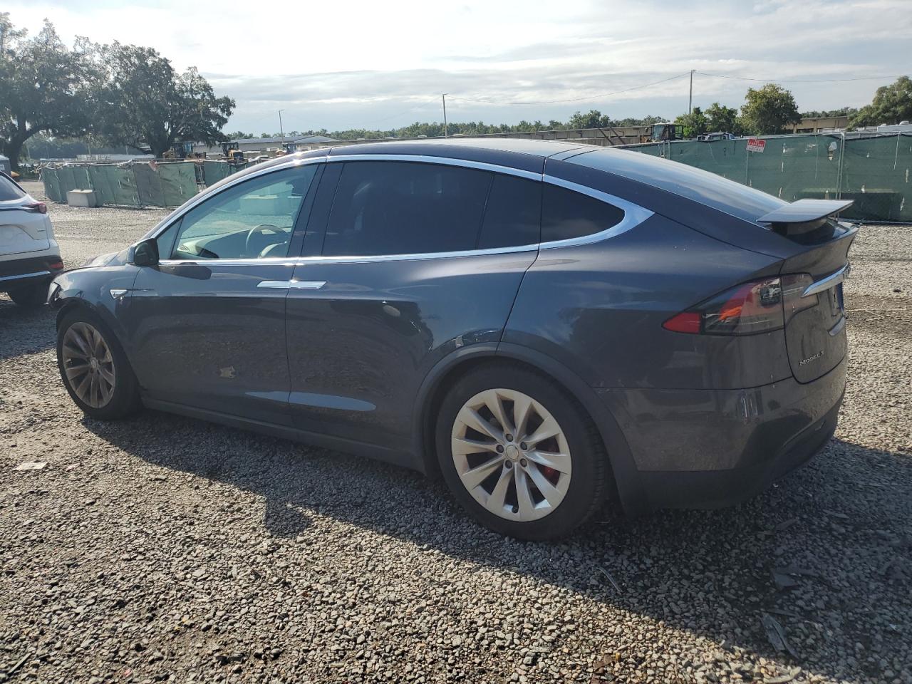 5YJXCAE48GF003635 2016 TESLA MODEL X - Image 2