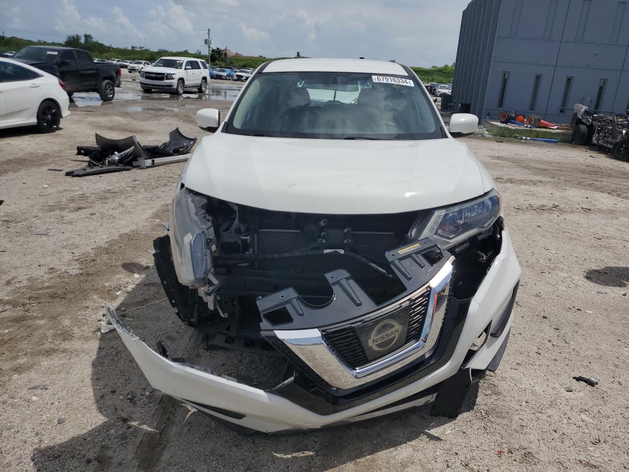 2017 Nissan Rogue - Image 5