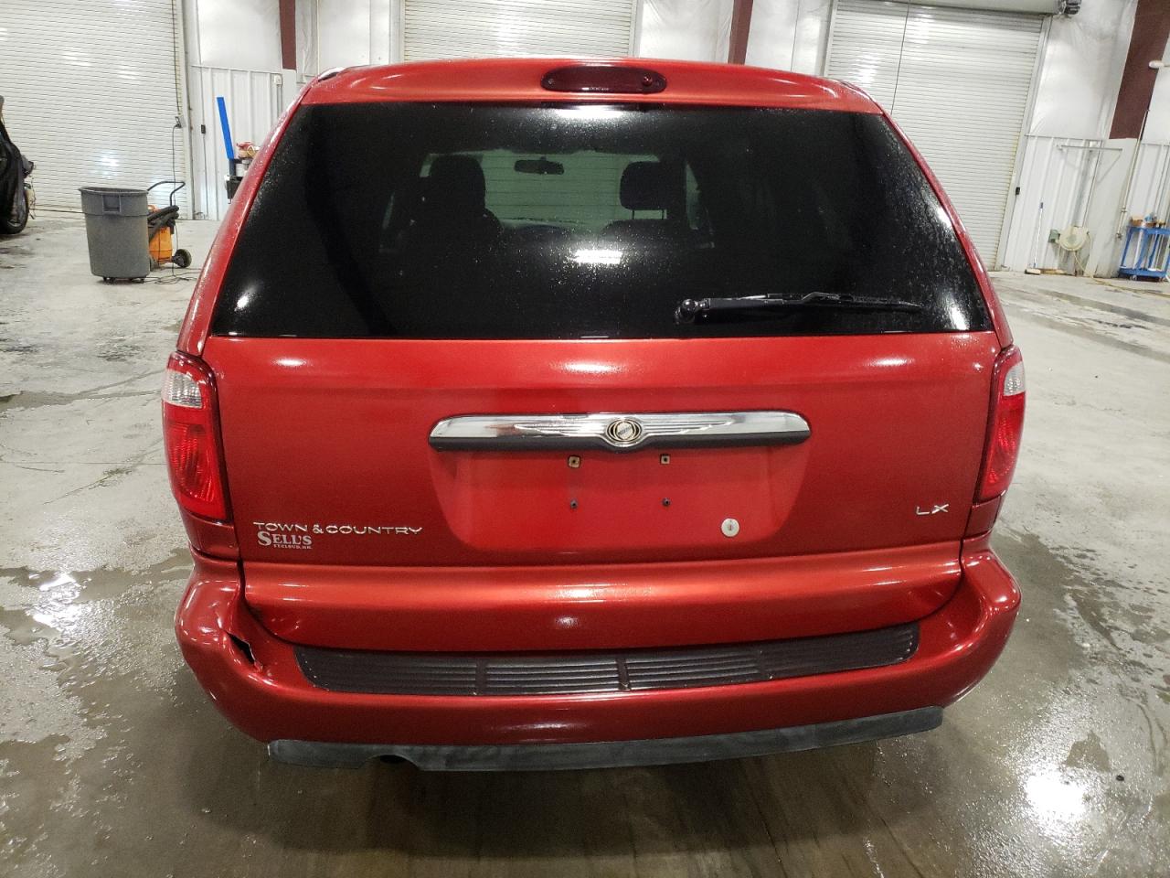 2005 Chrysler Town & Country Lx VIN: 2C4GP44RX5R114692 Lot: 66184714