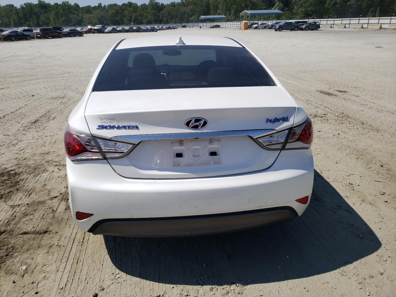 2015 Hyundai Sonata Hybrid VIN: KMHEC4A49FA120044 Lot: 68004354