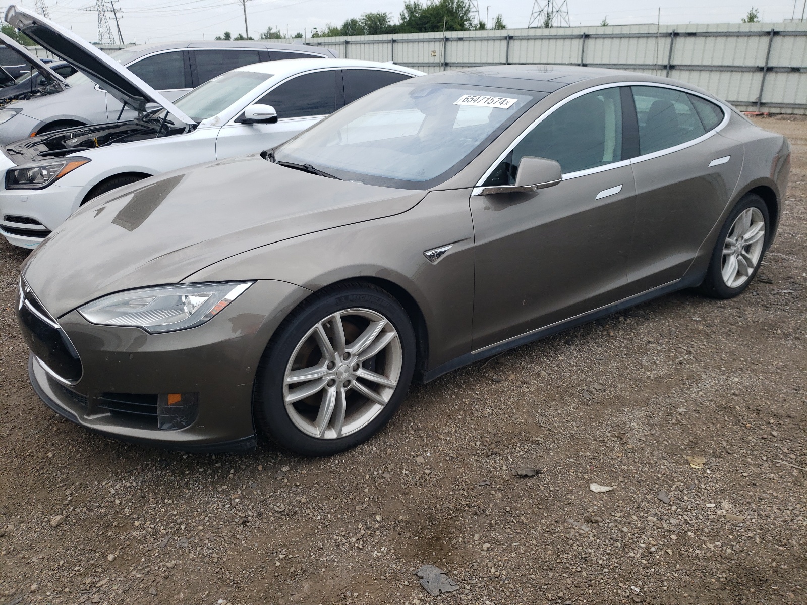 2015 Tesla Model S vin: 5YJSA1E29FF113302