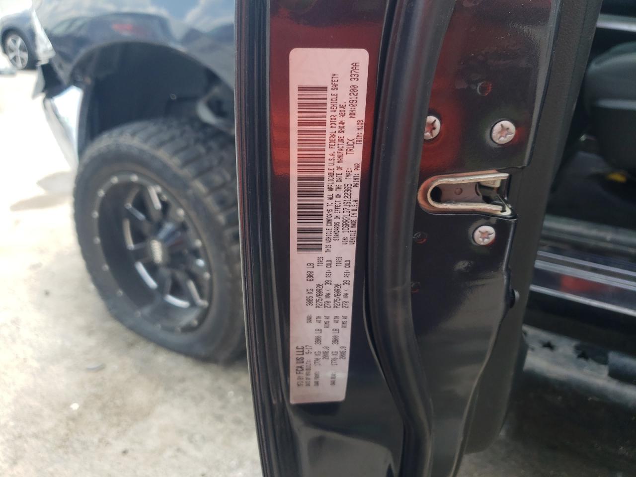 1C6RR7LG7JS122365 2018 Ram 1500 Slt