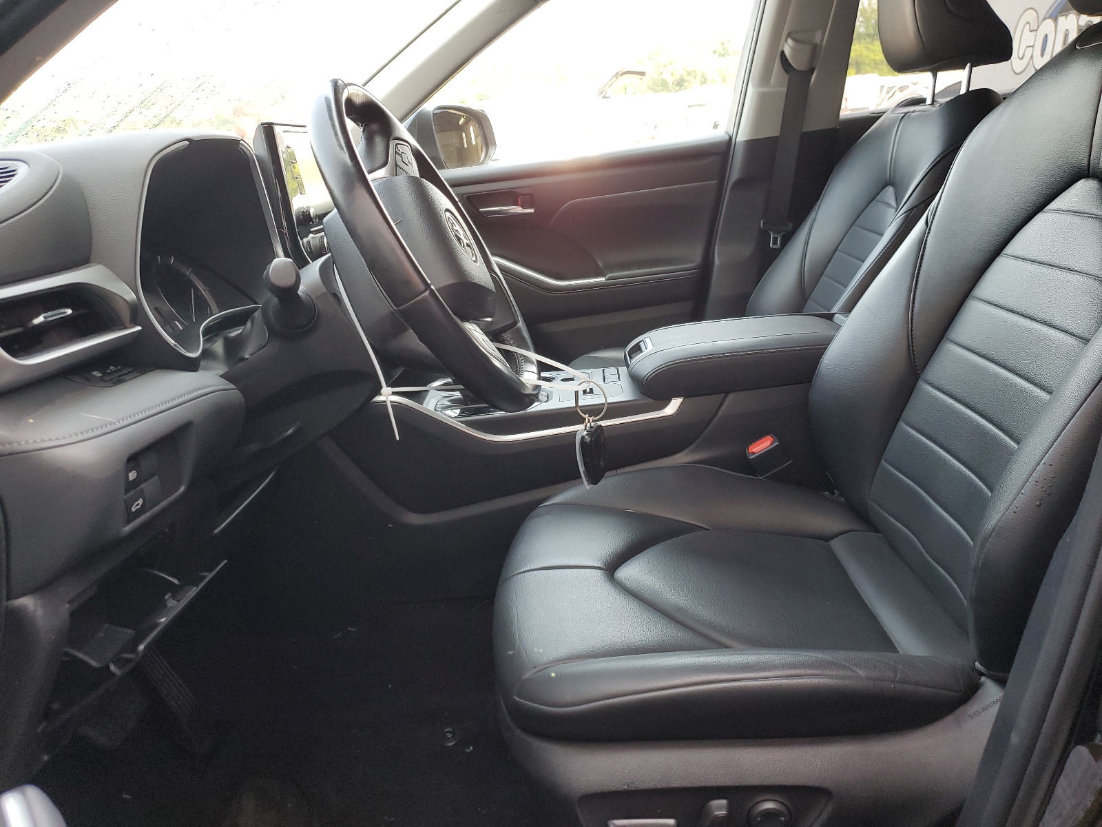 5TDGZRAHXNS094096 2022 Toyota Highlander Xle