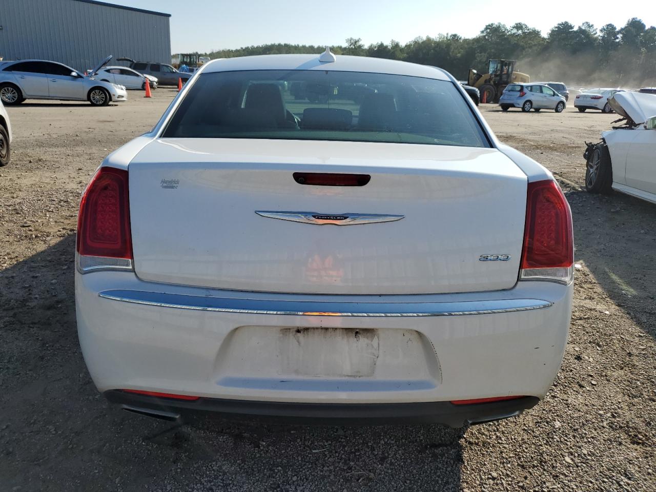 2016 Chrysler 300 Limited VIN: 2C3CCAAG1GH170657 Lot: 68345034