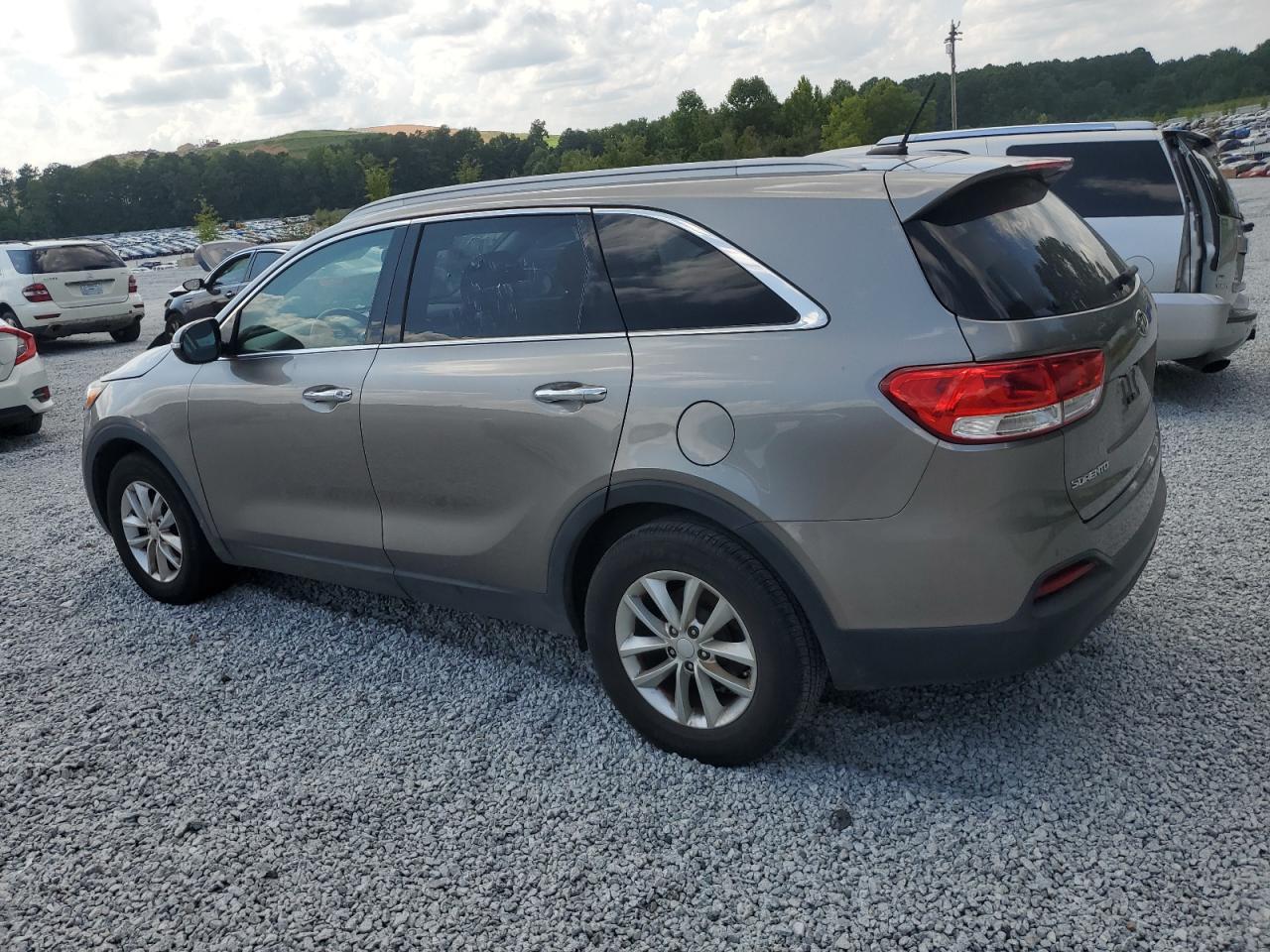 5XYPG4A51JG405842 2018 KIA SORENTO - Image 2