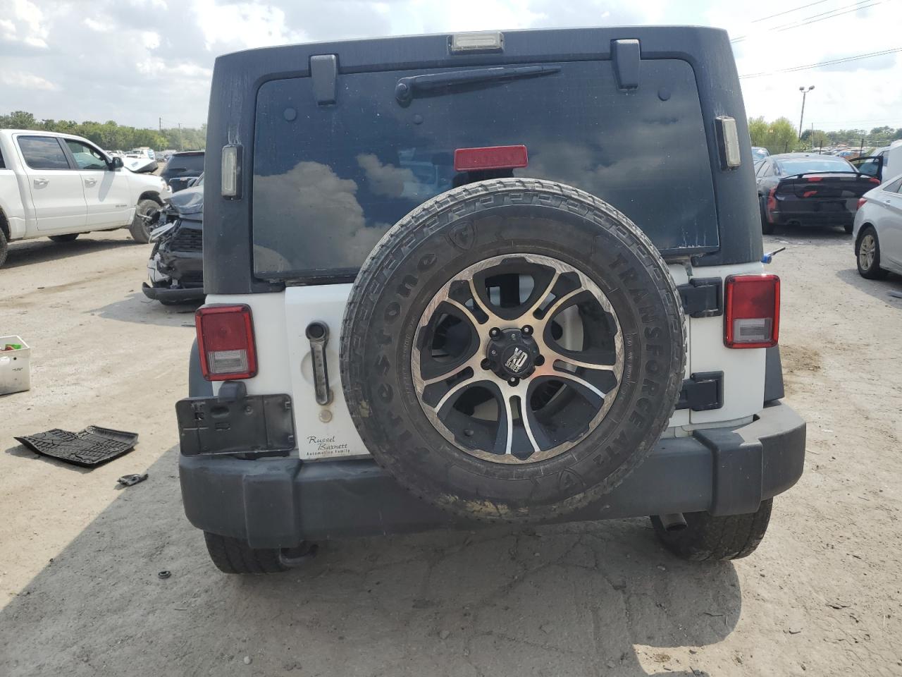 1C4BJWKG8GL127445 2016 Jeep Wrangler Unlimited Sport