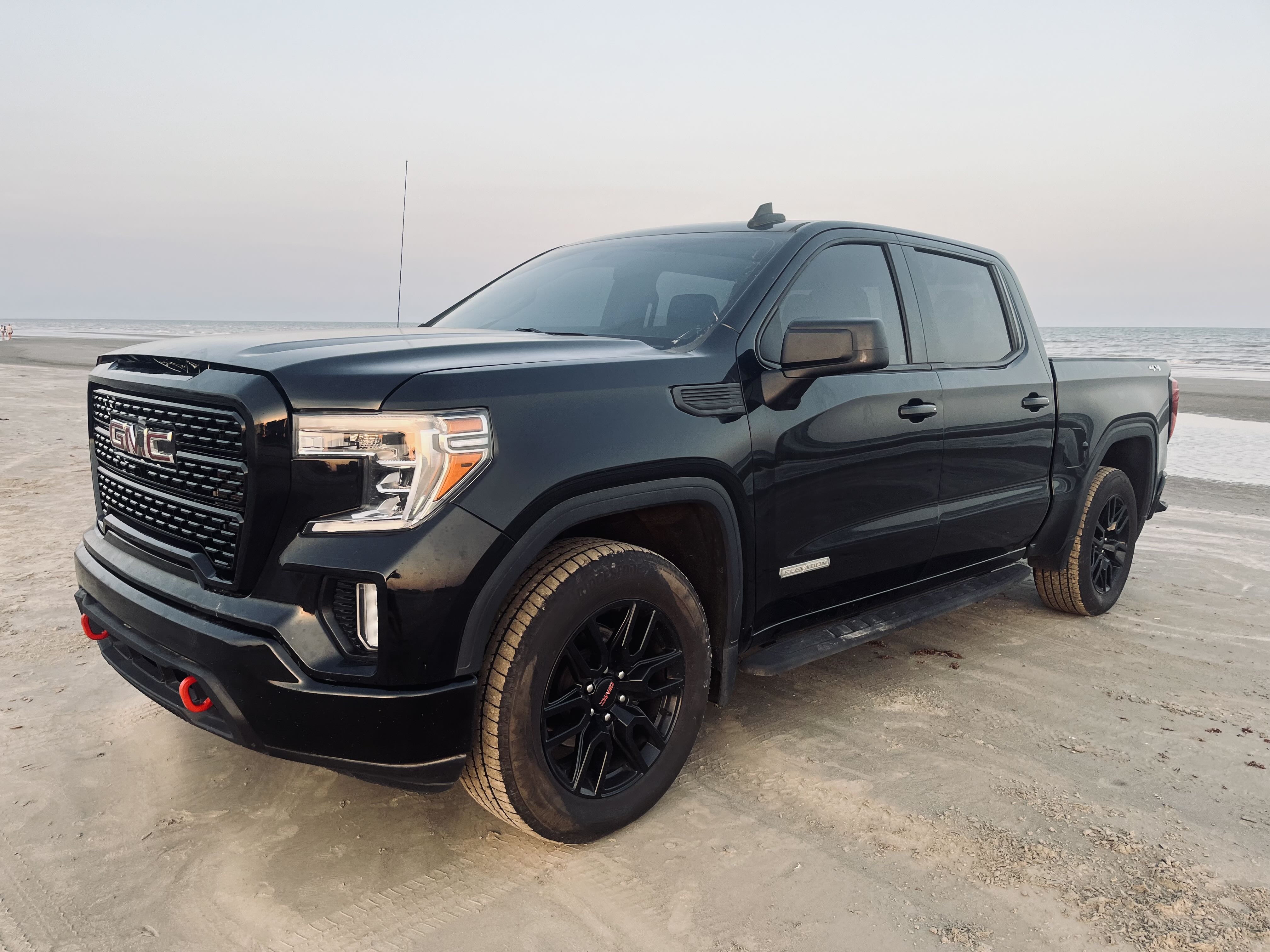 2022 GMC Sierra Limited K1500 Elevation vin: 3GTP9CEK9NG163278