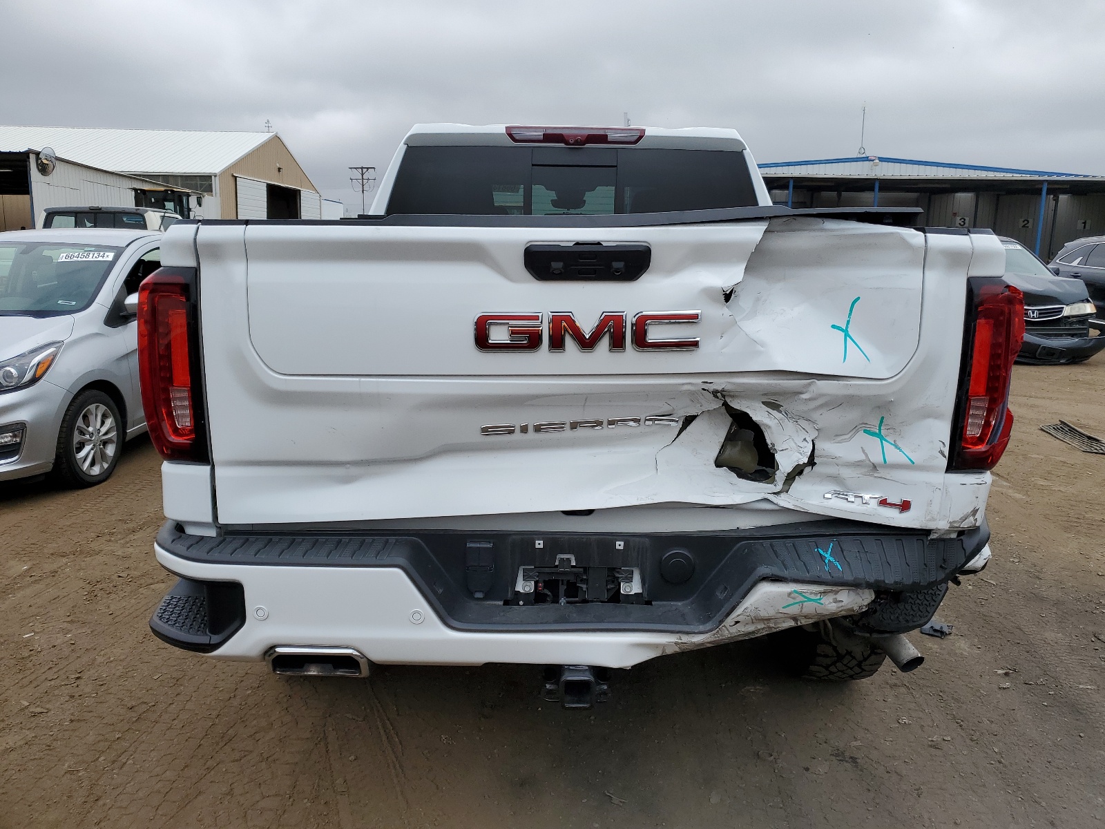 3GTPUEEL8NG663998 2022 GMC Sierra K1500 At4