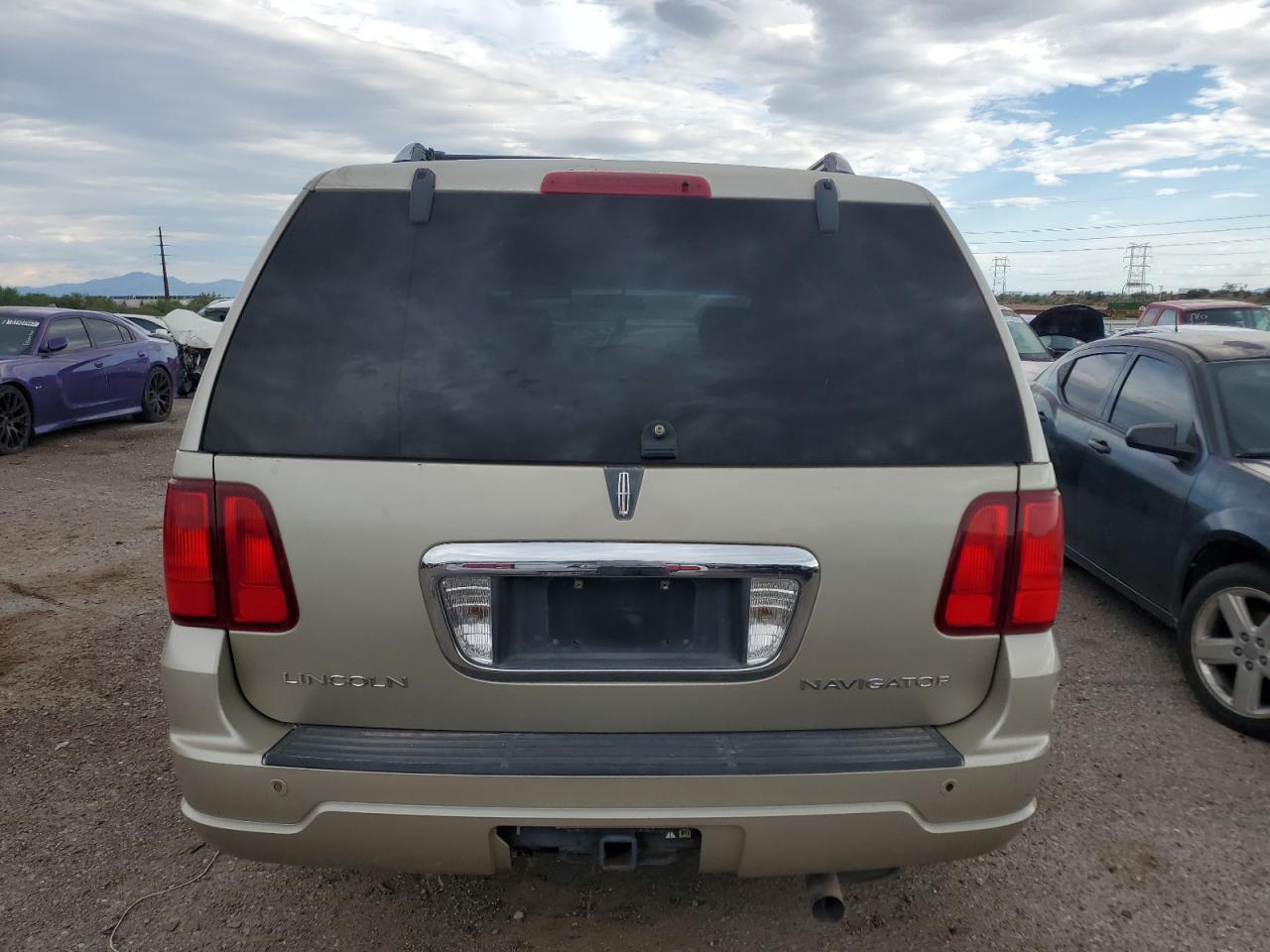 2004 Lincoln Navigator VIN: 5LMFU27R04LJ23681 Lot: 66015884