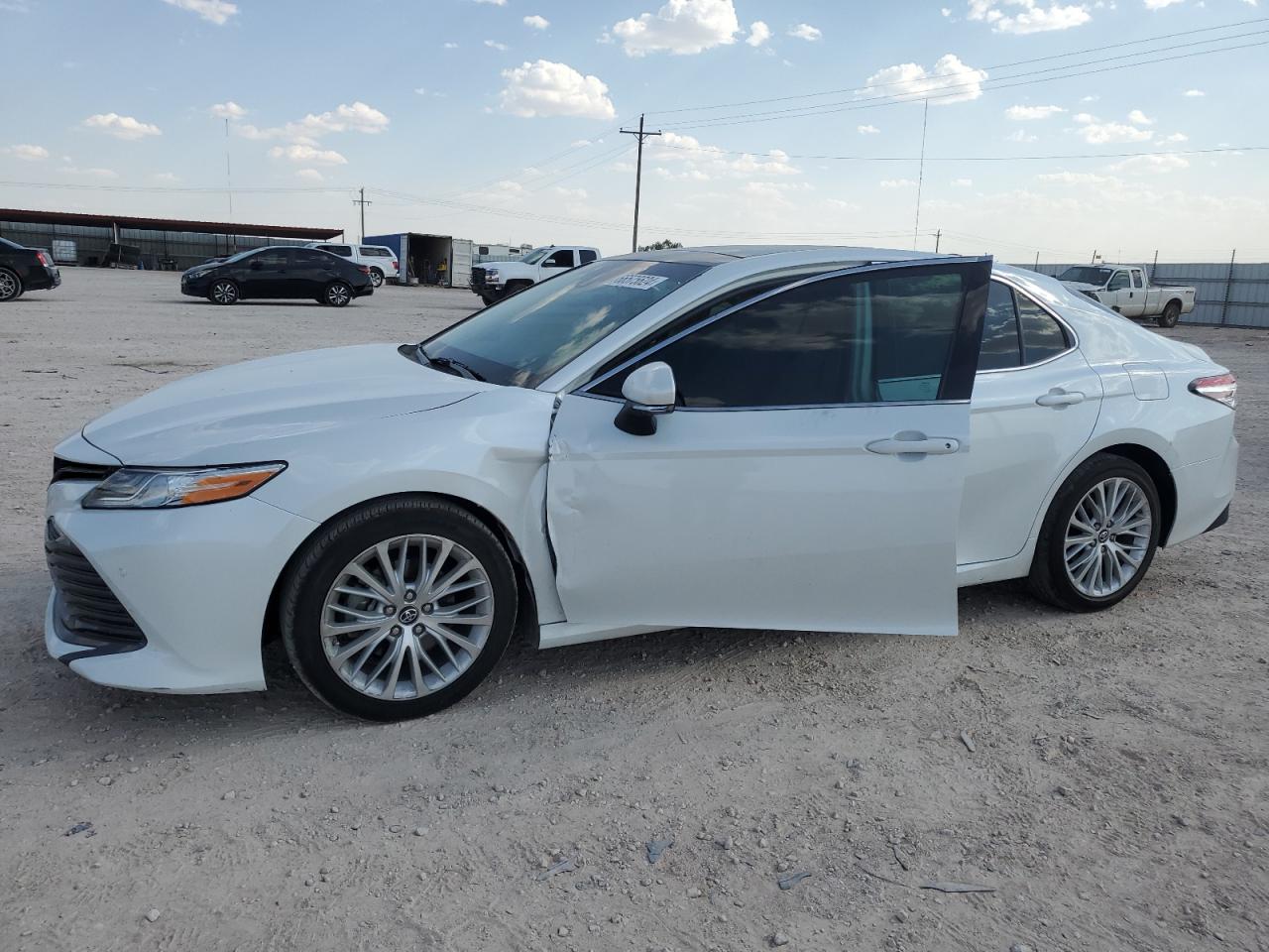 4T1B11HK7JU148847 2018 TOYOTA CAMRY - Image 1