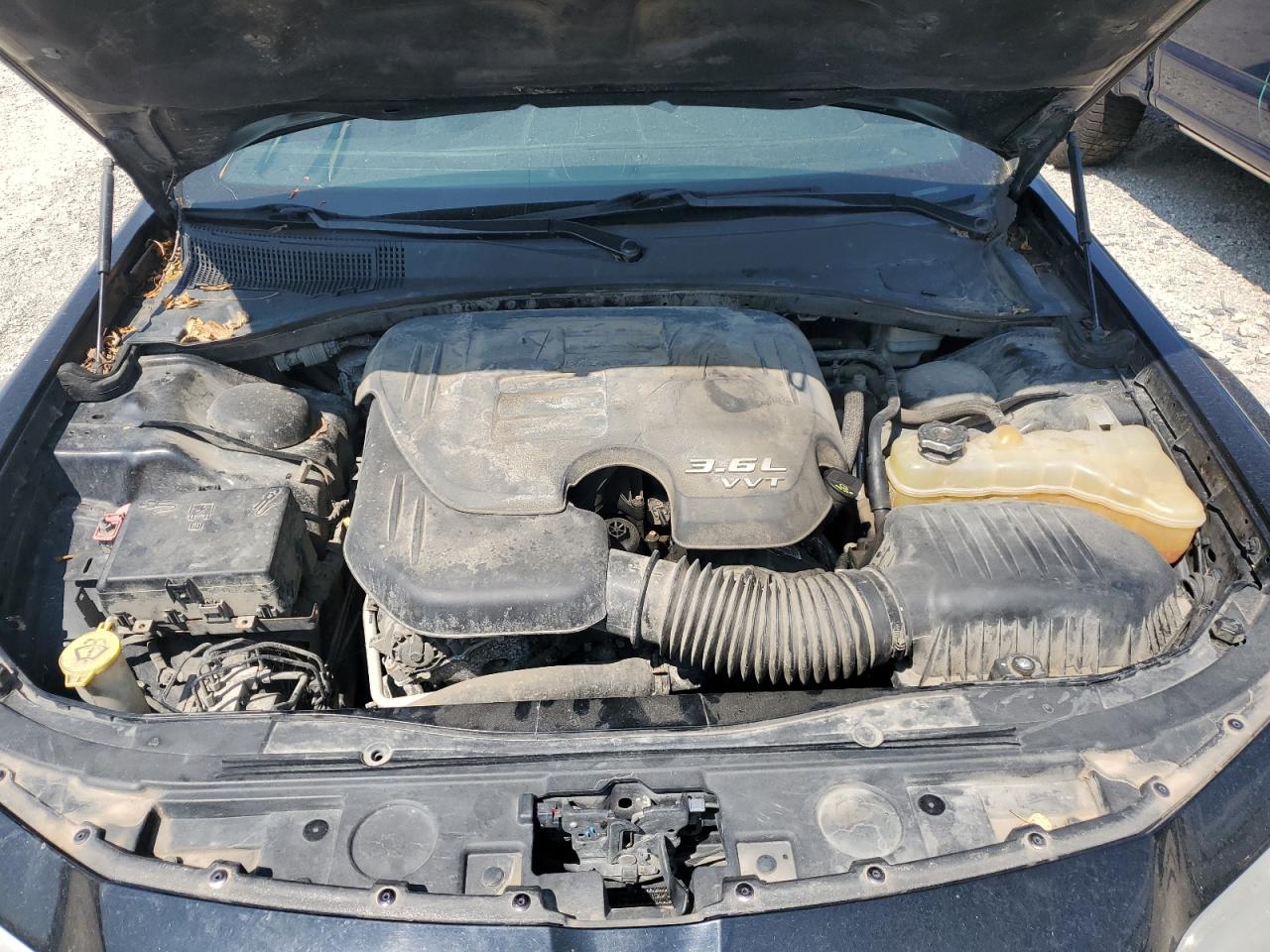 2015 Chrysler 300 - Image 11