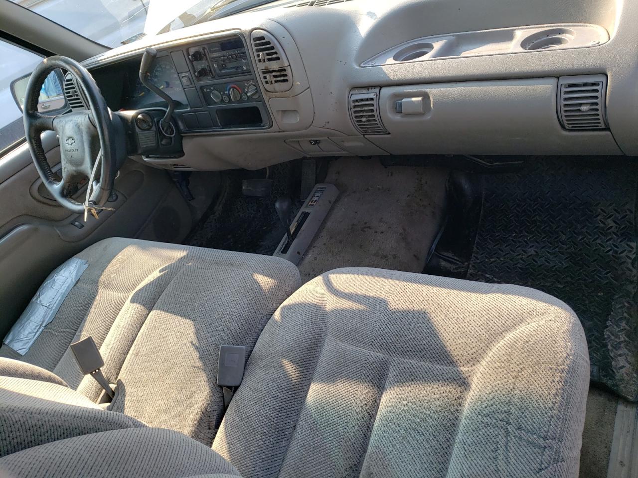 1996 Chevrolet Gmt-400 K2500 VIN: 1GCGK29R7TE228994 Lot: 66445084