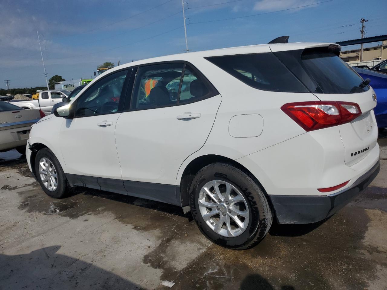 2GNAXHEVXJ6286376 2018 Chevrolet Equinox Ls