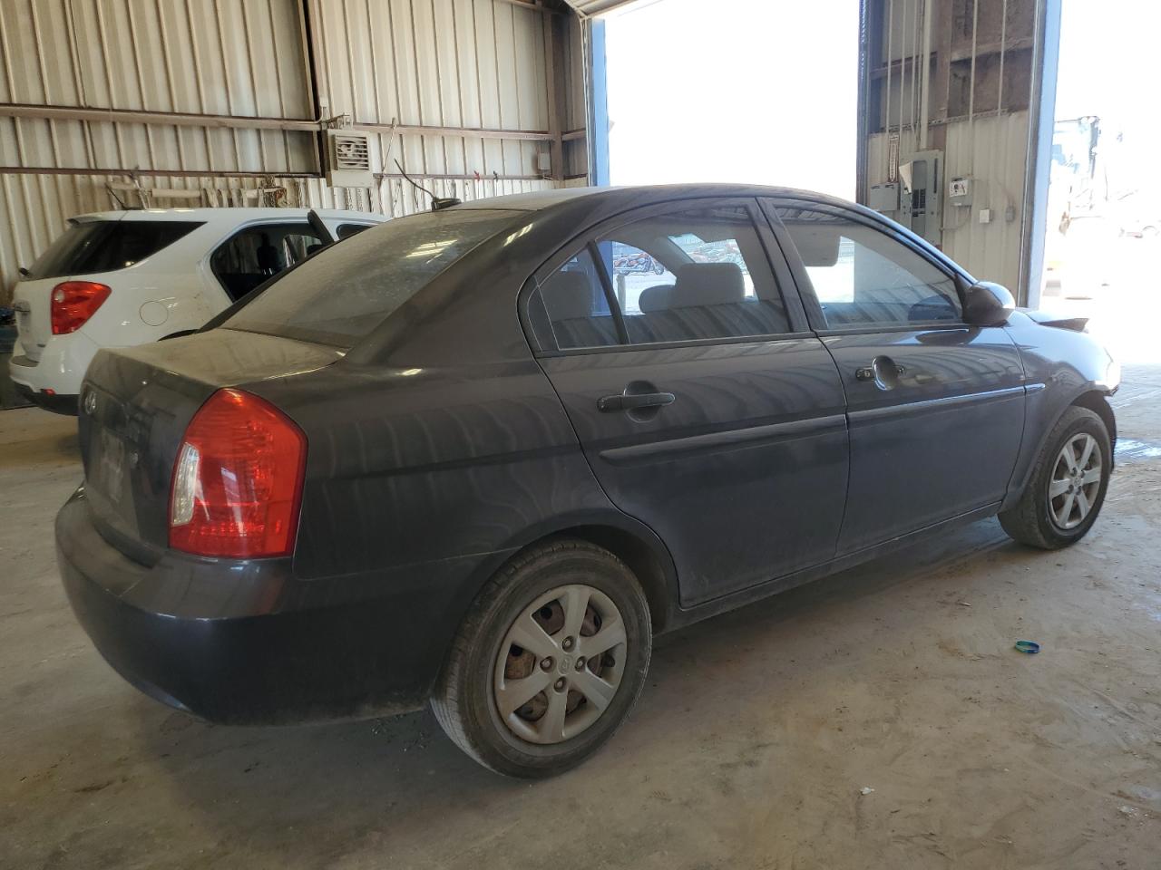 2011 Hyundai Accent - Image 3