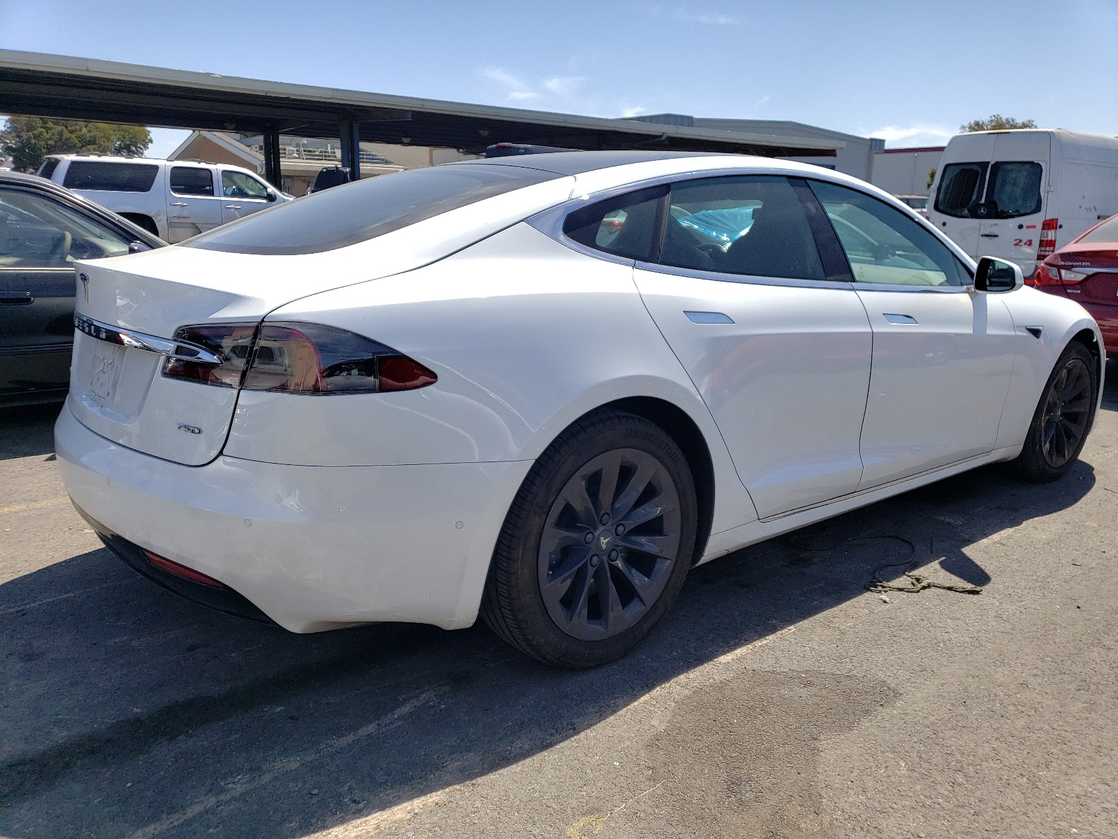 5YJSA1E24JF290686 2018 Tesla Model S