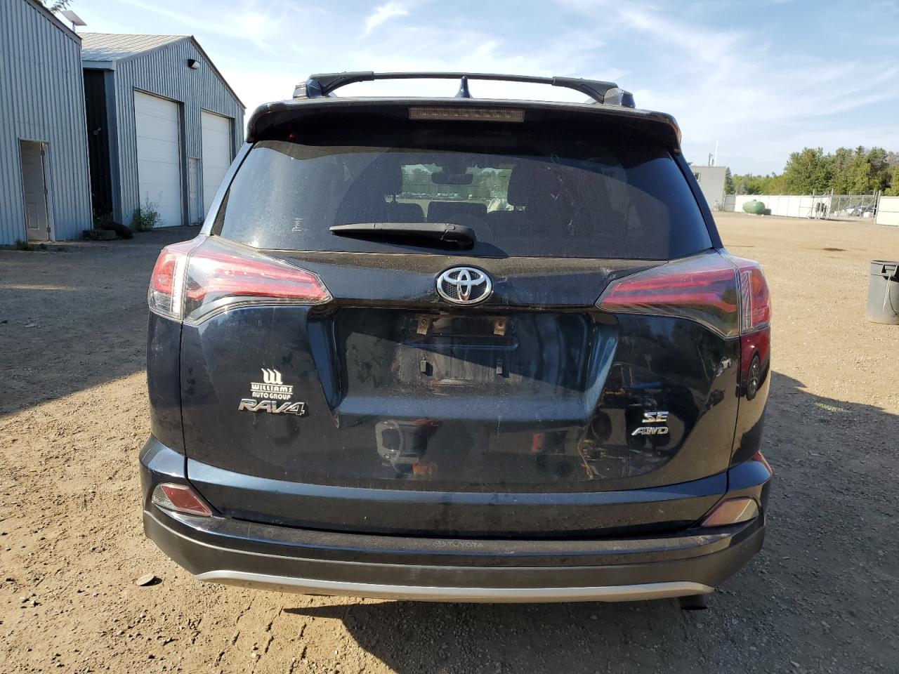 JTMJFREV5HJ715177 2017 Toyota Rav4 Se