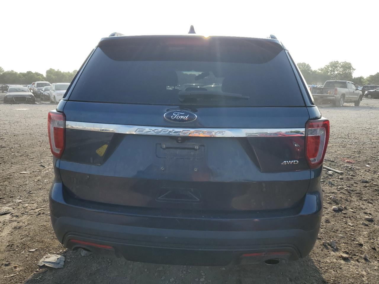 1FM5K8B88HGE09816 2017 Ford Explorer