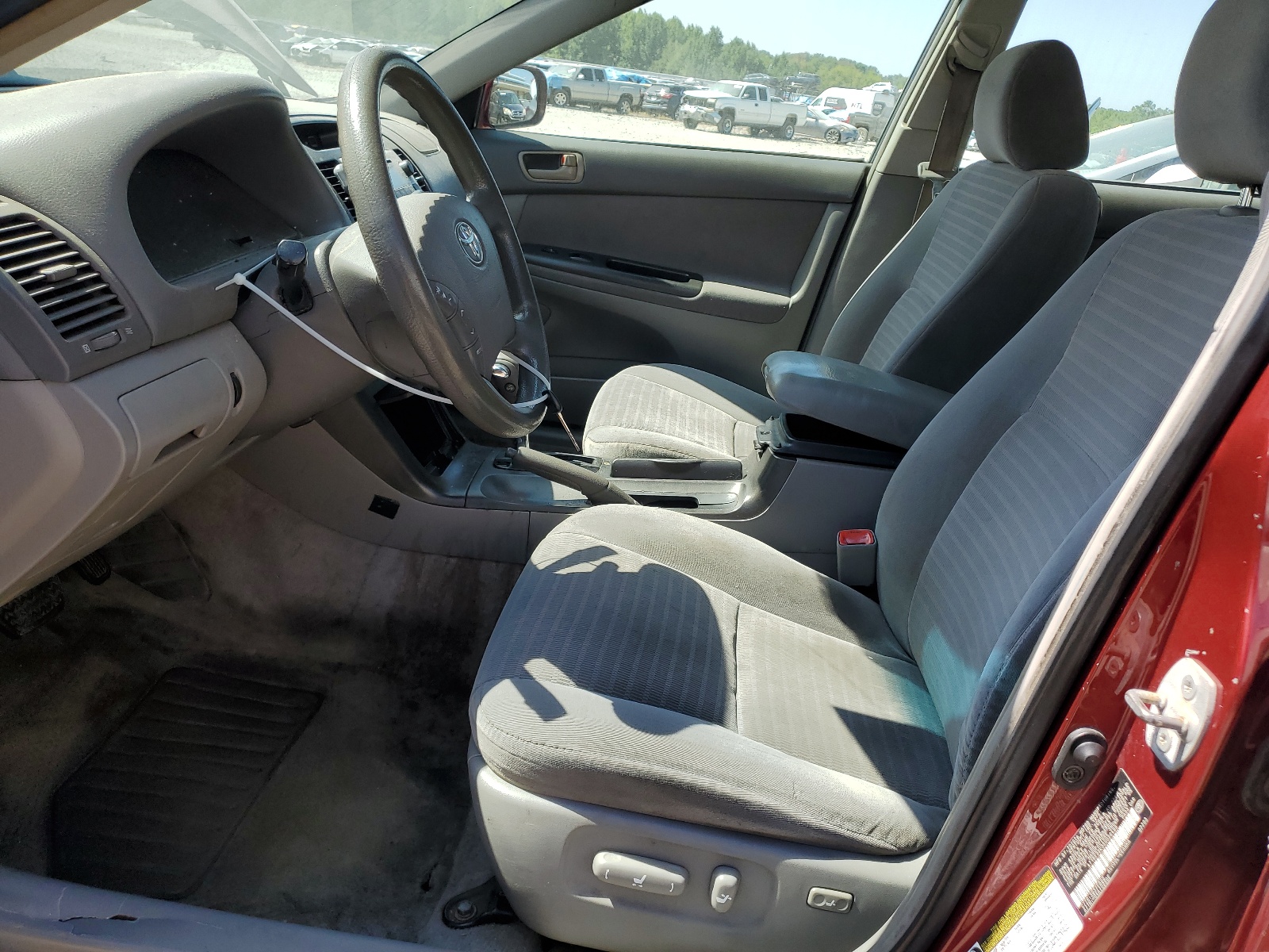 4T1BE32K35U026498 2005 Toyota Camry Le