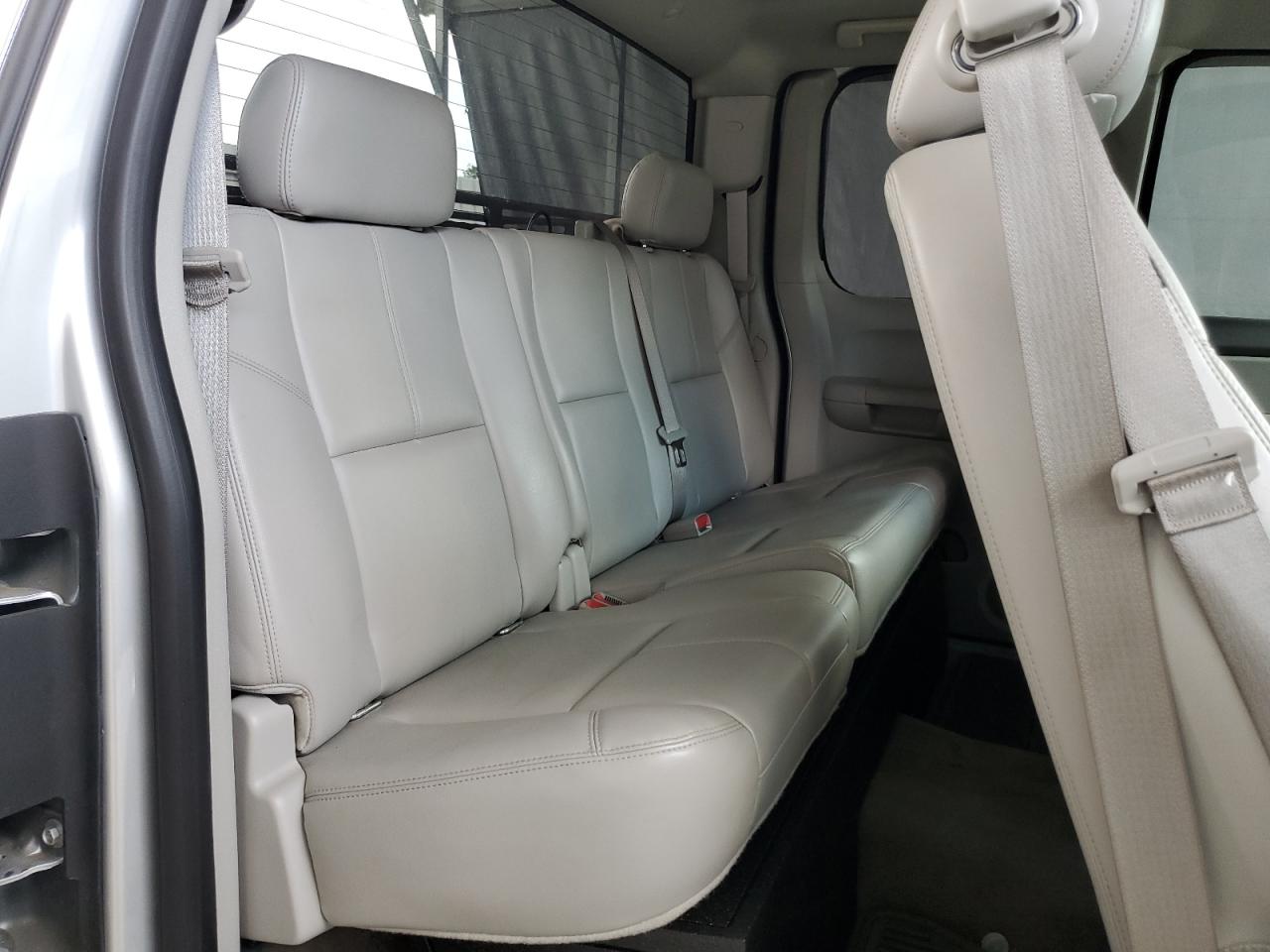 2013 Chevrolet Silverado - Image 10
