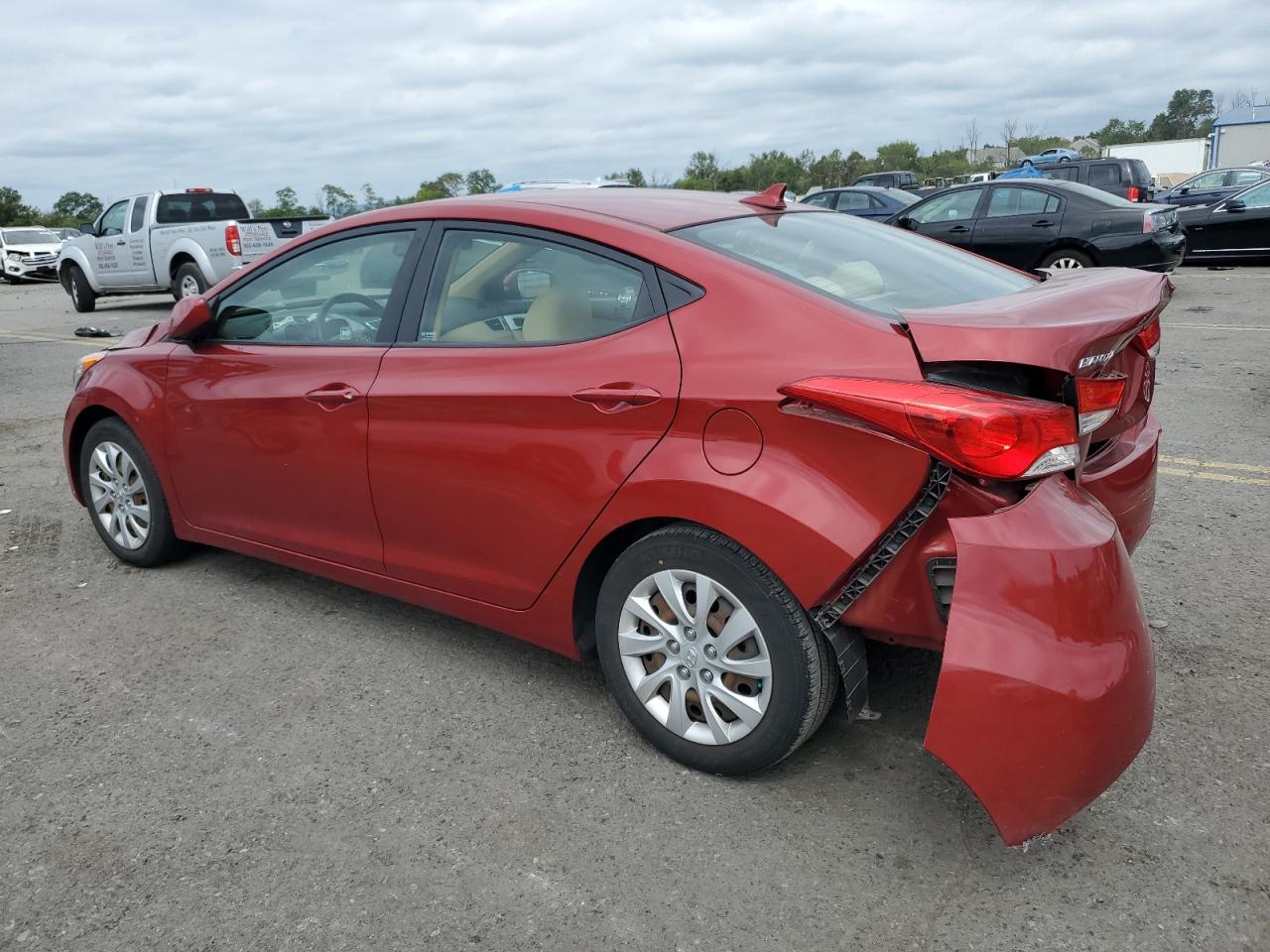 2012 Hyundai Elantra - Image 2