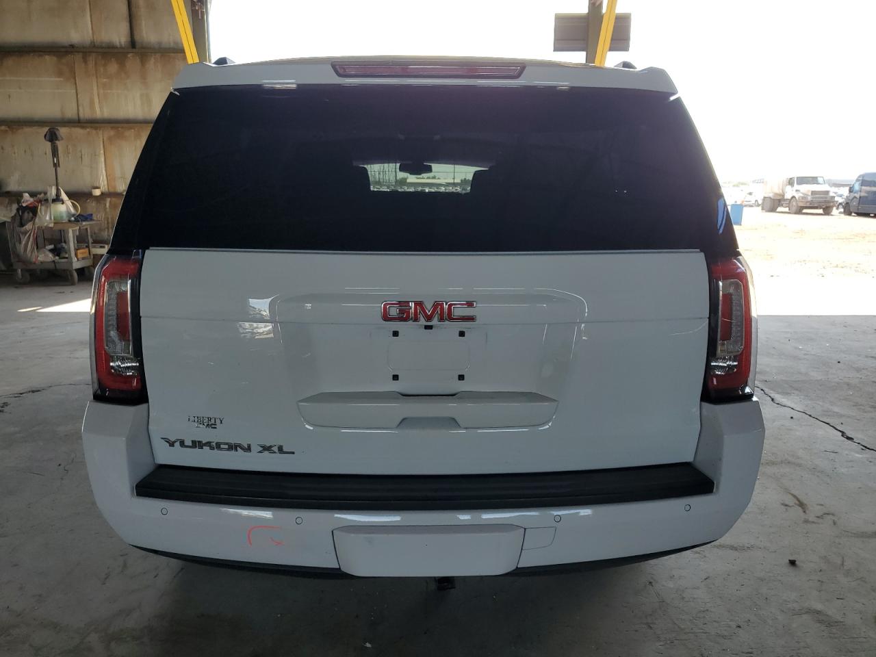 2020 GMC Yukon Xl C1500 Sle VIN: 1GKS1FECXLR165893 Lot: 68519704