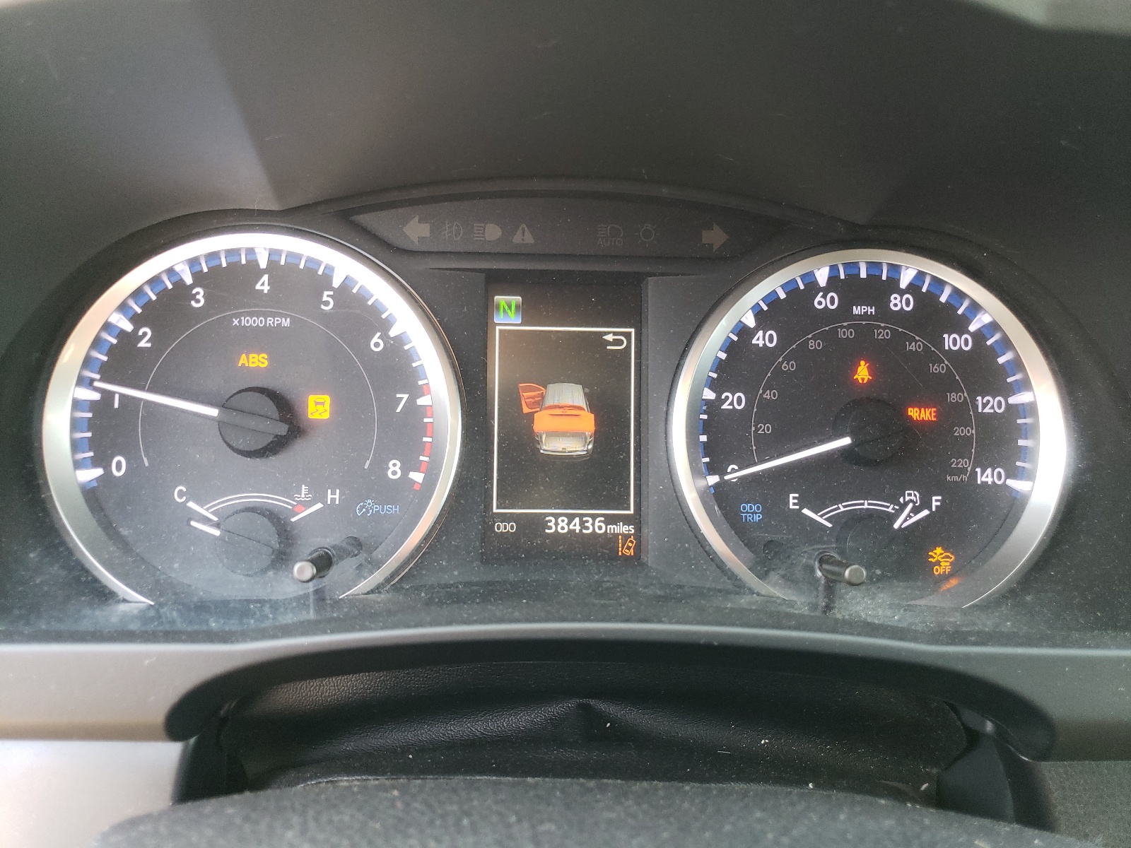 5TDBZRFH8KS704124 2019 Toyota Highlander Le