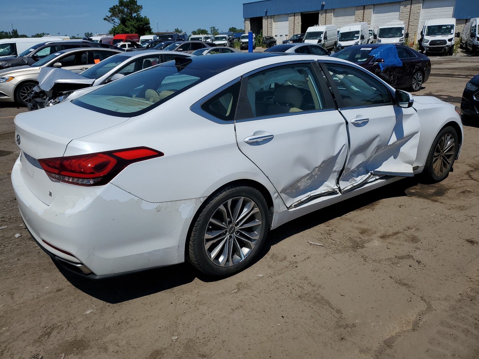 2015 Hyundai Genesis 3.8L vin: KMHGN4JE2FU089326