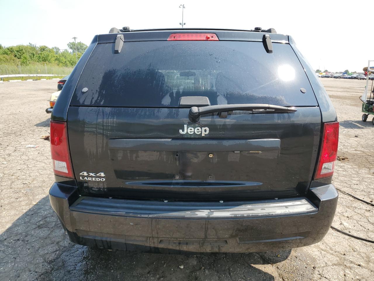 2010 Jeep Grand Cherokee Laredo VIN: 1J4PR4GK1AC151992 Lot: 65342754