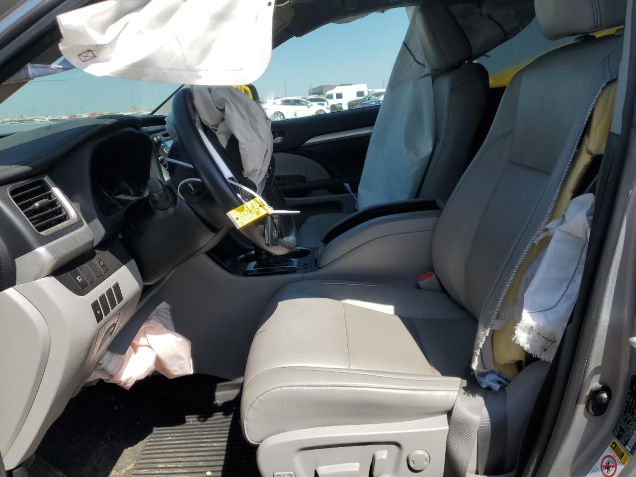 2018 Toyota Highlander Hybrid VIN: 5TDJGRFHXJS040831 Lot: 69487874