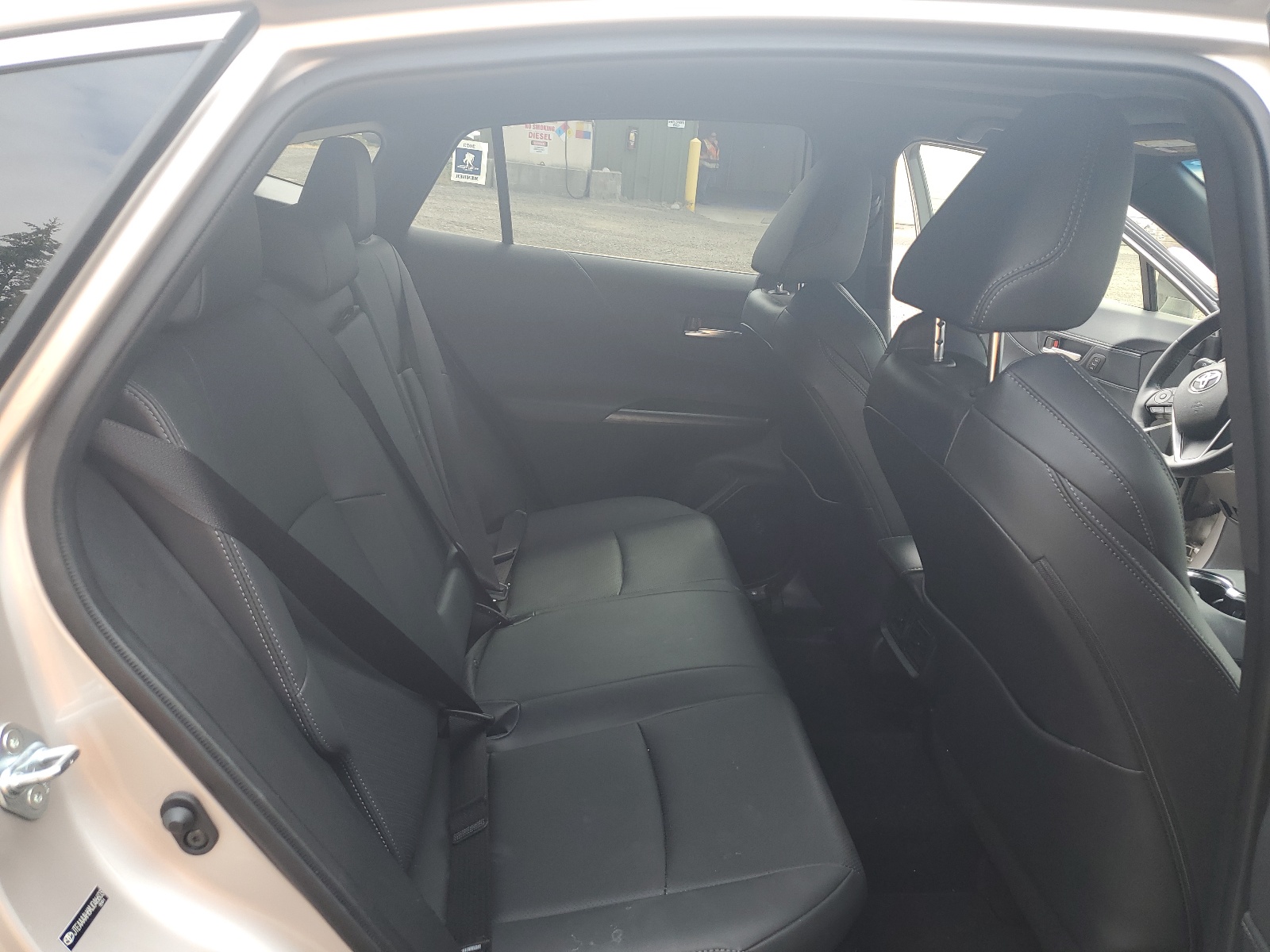 JTEAAAAH6MJ046603 2021 Toyota Venza Le