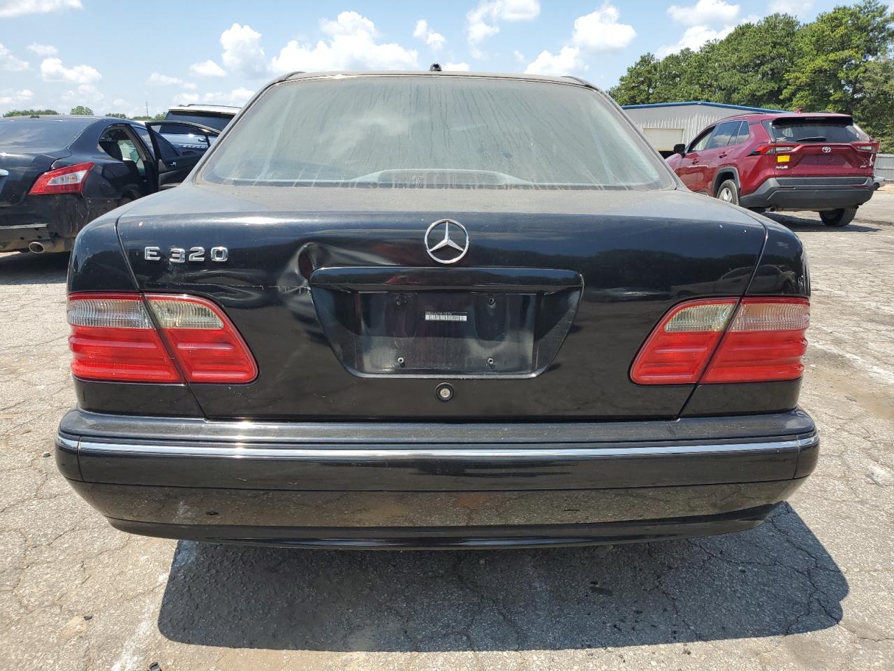 WDBJF65J7YB100702 2000 Mercedes-Benz E 320