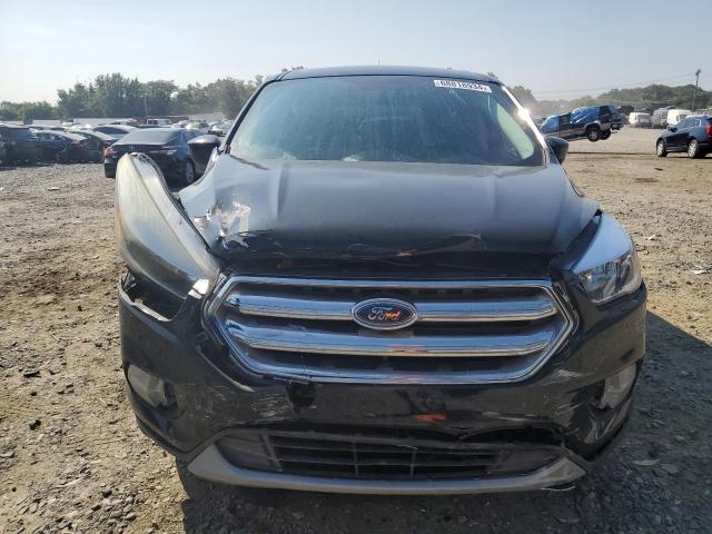  FORD ESCAPE 2017 Czarny