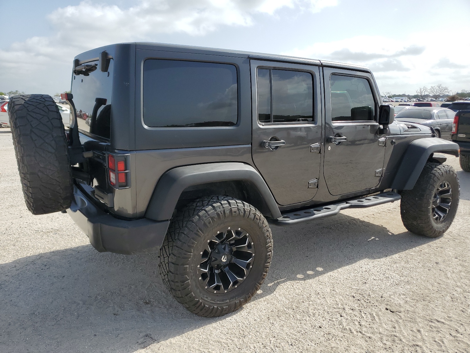 2017 Jeep Wrangler Unlimited Sport vin: 1C4BJWDG3HL638740