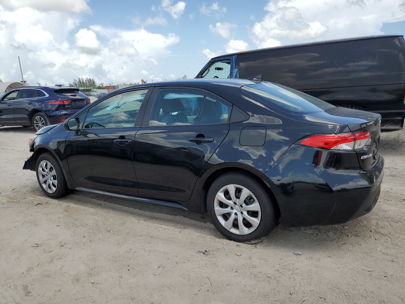 2022 Toyota Corolla Le vin: 5YFEPMAE7NP357322