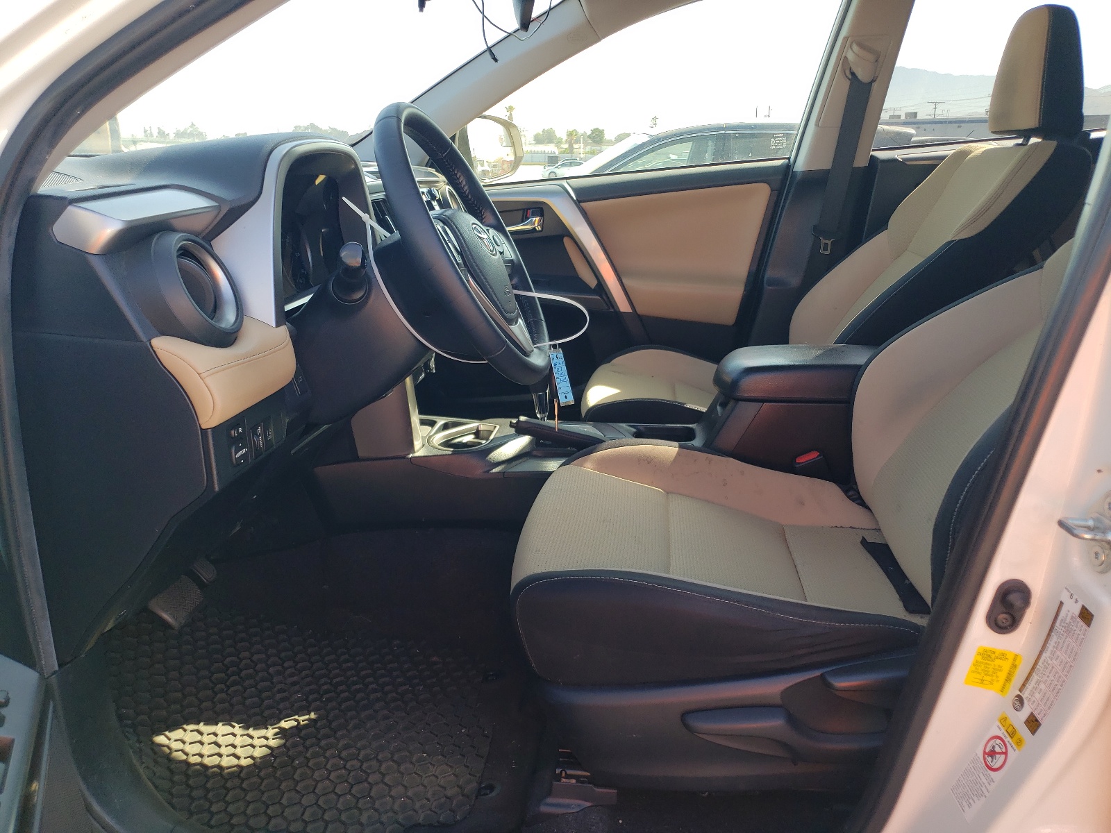 JTMWFREVXHJ139009 2017 Toyota Rav4 Xle