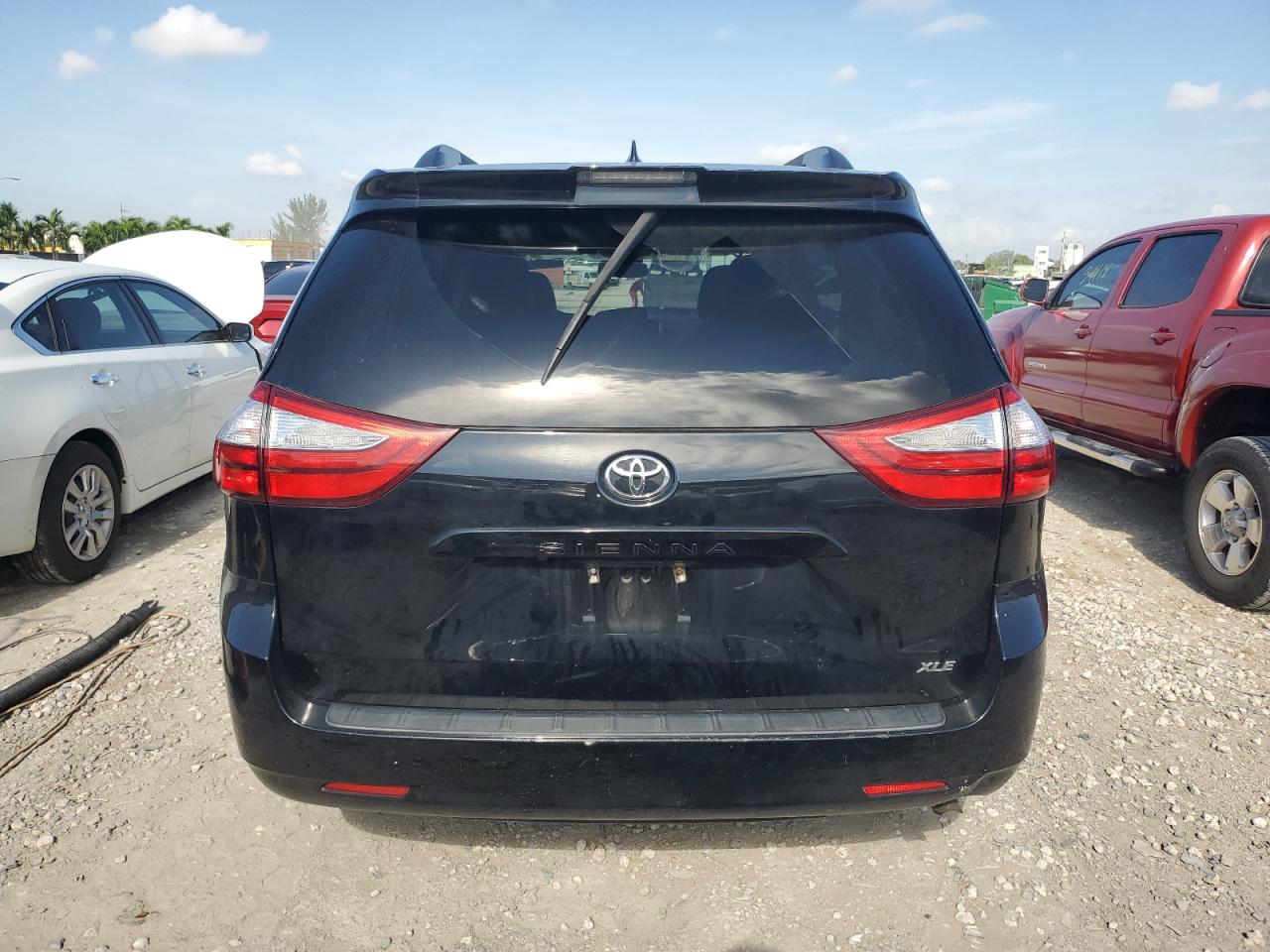 5TDYZ3DCXJS926029 2018 Toyota Sienna Xle