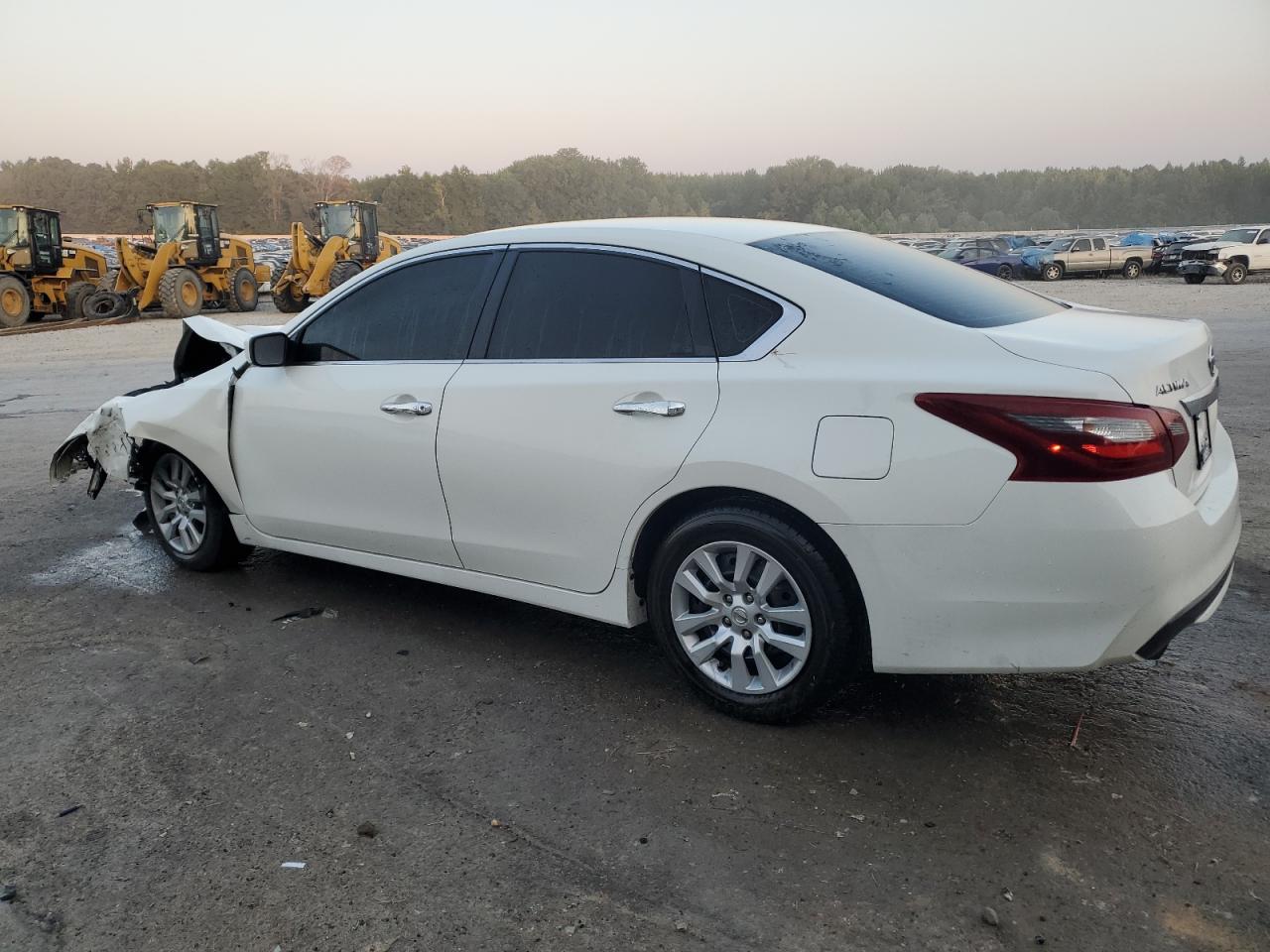 1N4AL3AP4JC119250 2018 NISSAN ALTIMA - Image 2