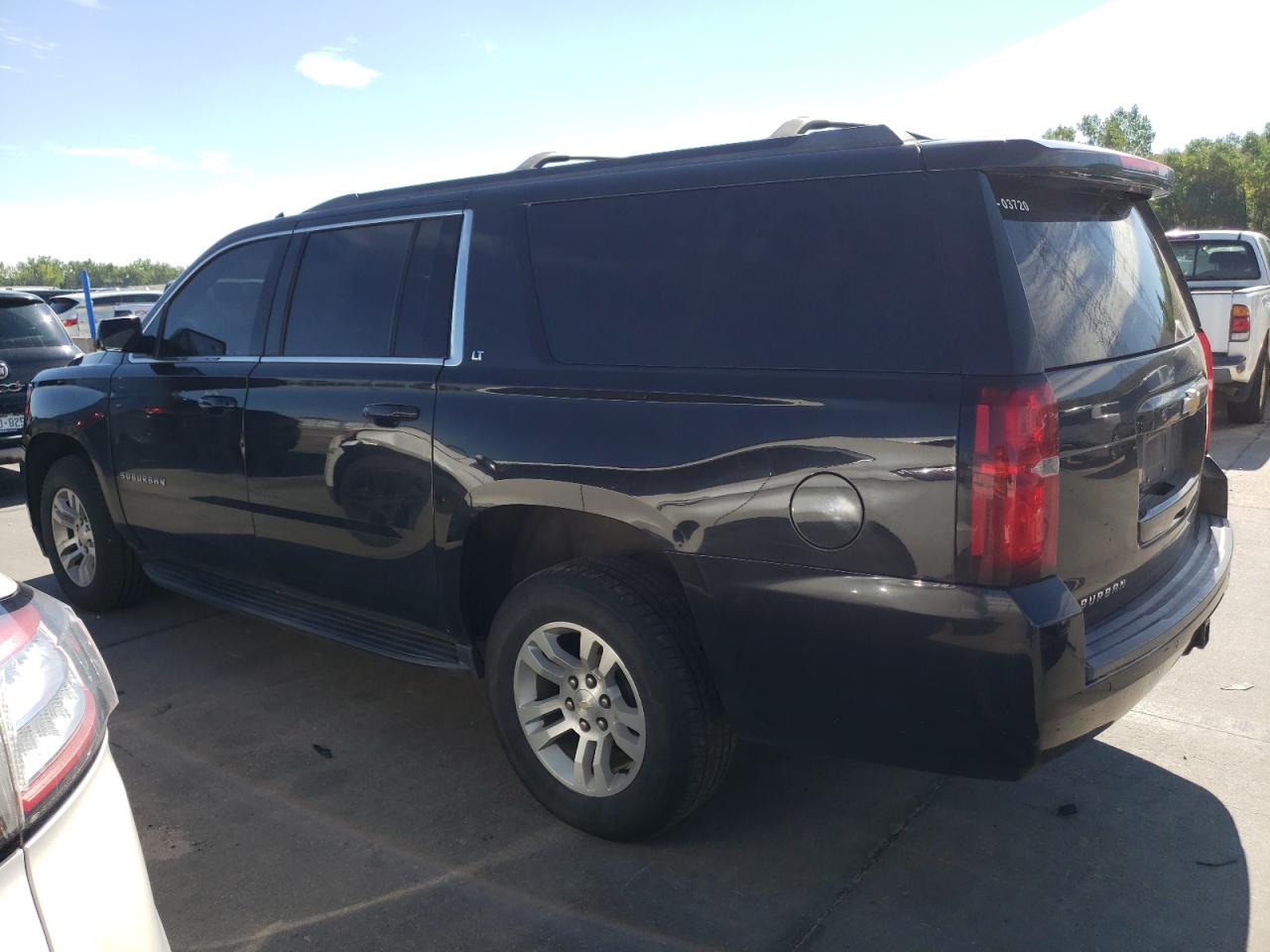 1GNSKHKC7JR366504 2018 CHEVROLET SUBURBAN - Image 2