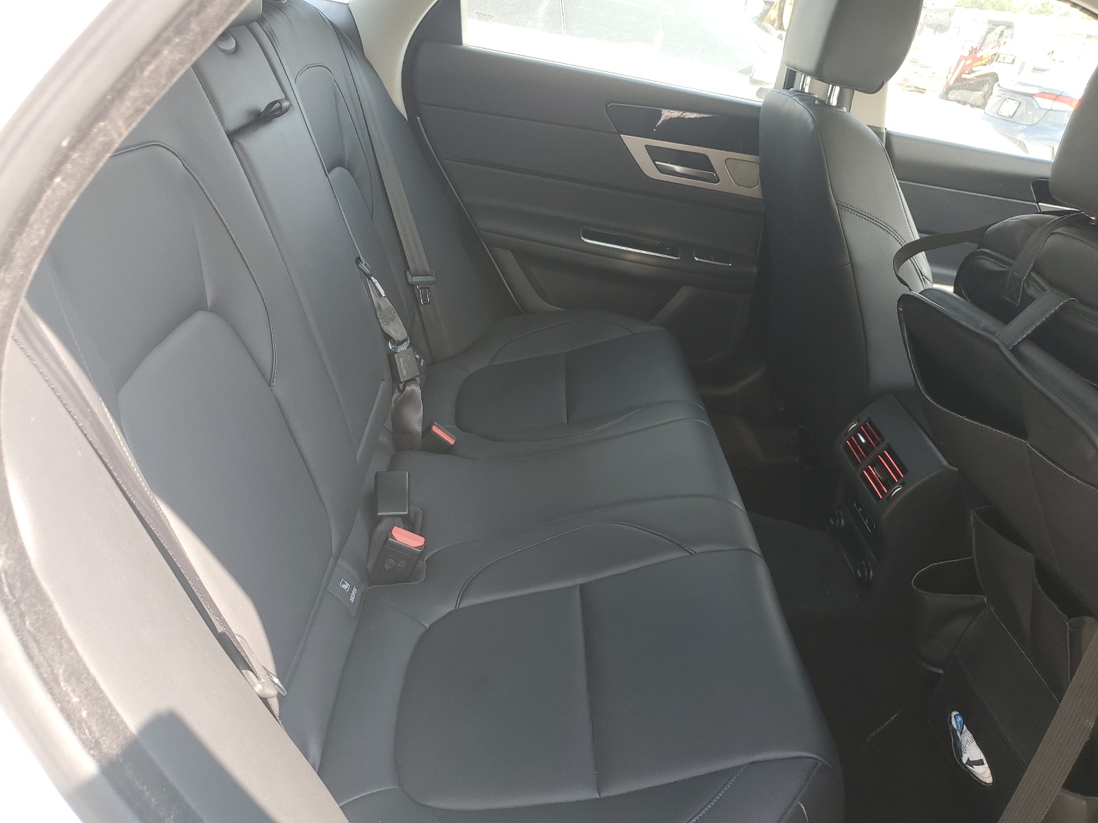 SAJBJ4BVXHCY40112 2017 Jaguar Xf Premium