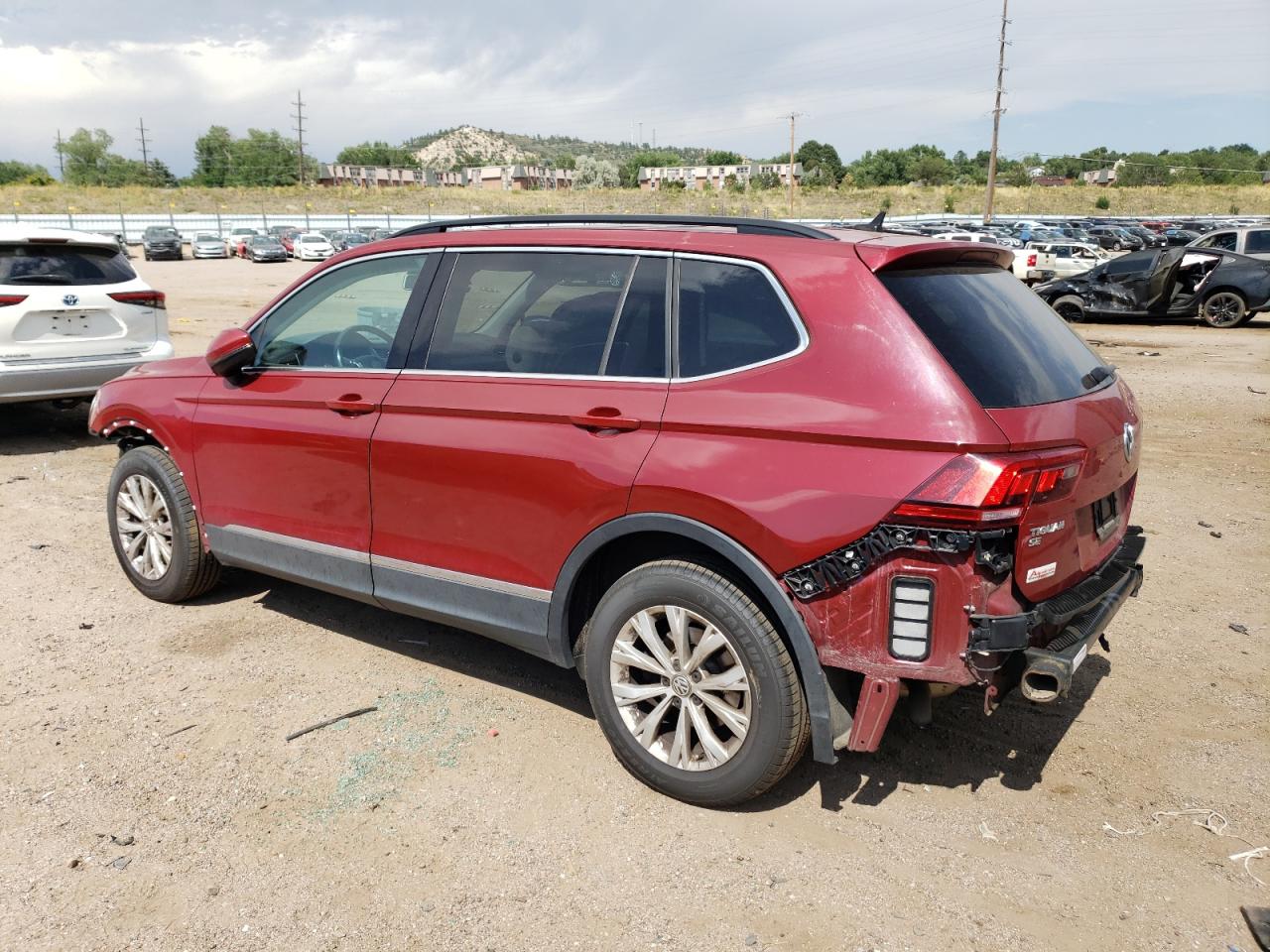 3VV2B7AX1JM173050 2018 VOLKSWAGEN TIGUAN - Image 2