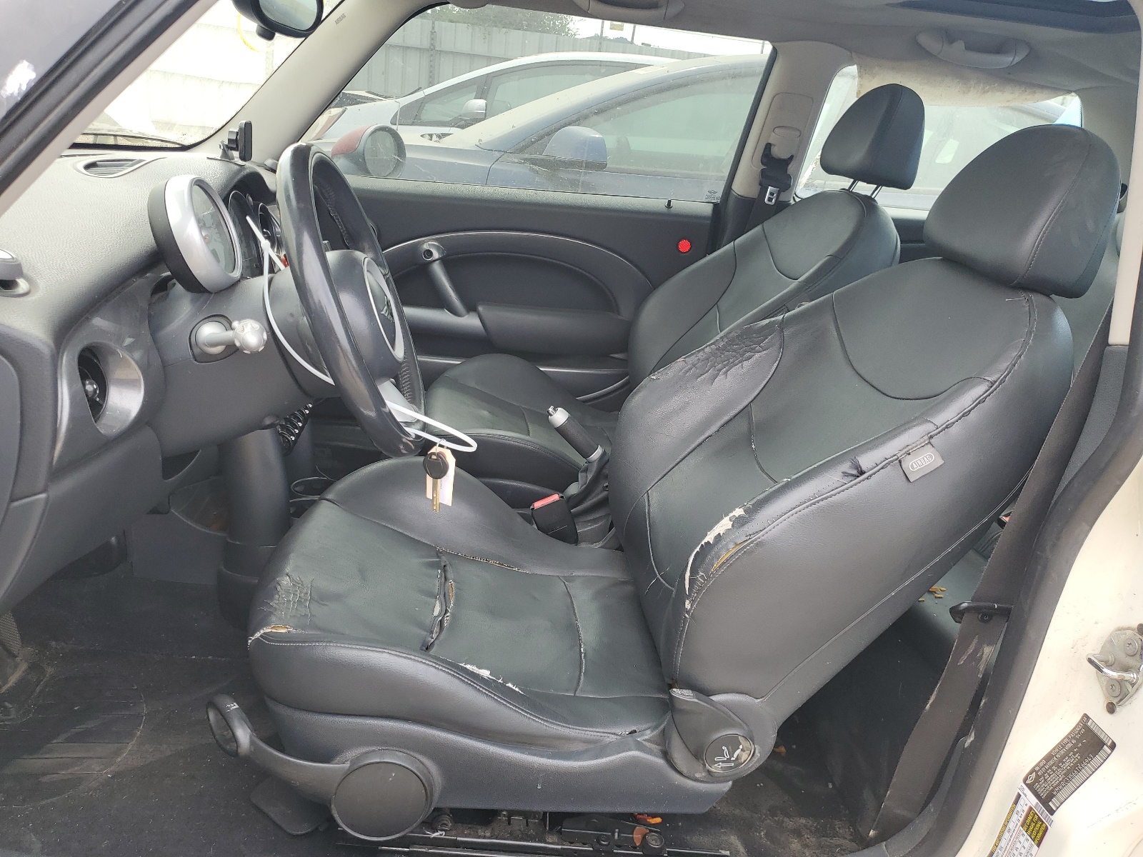 WMWRC33566TK66943 2006 Mini Cooper