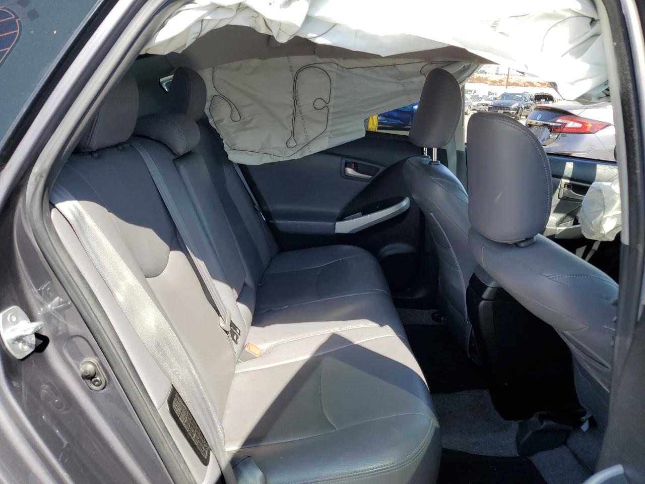 JTDKN3DP2F3071372 2015 Toyota Prius Plug-In