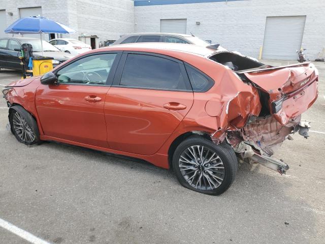 3KPF54AD0NE425740 Kia Forte GT L 2