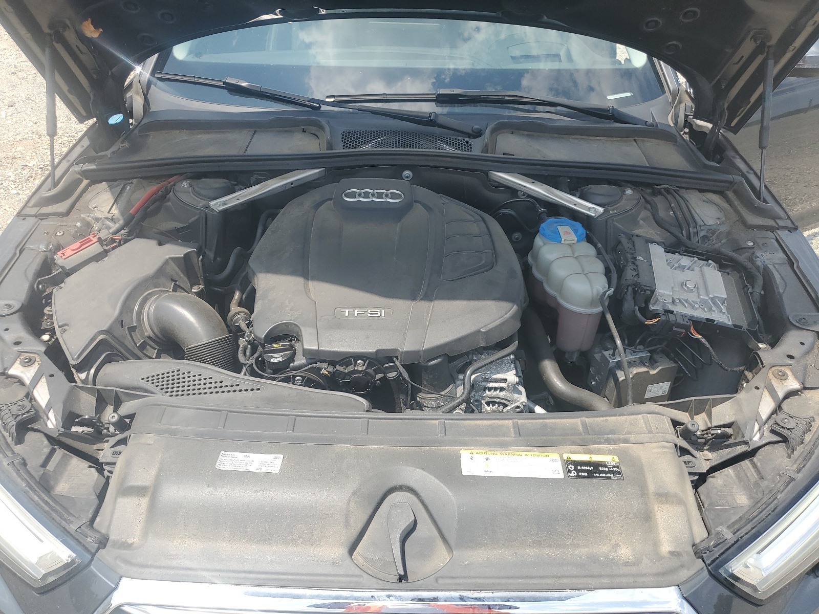 WAUFNAF48JA031260 2018 Audi A4 Prestige