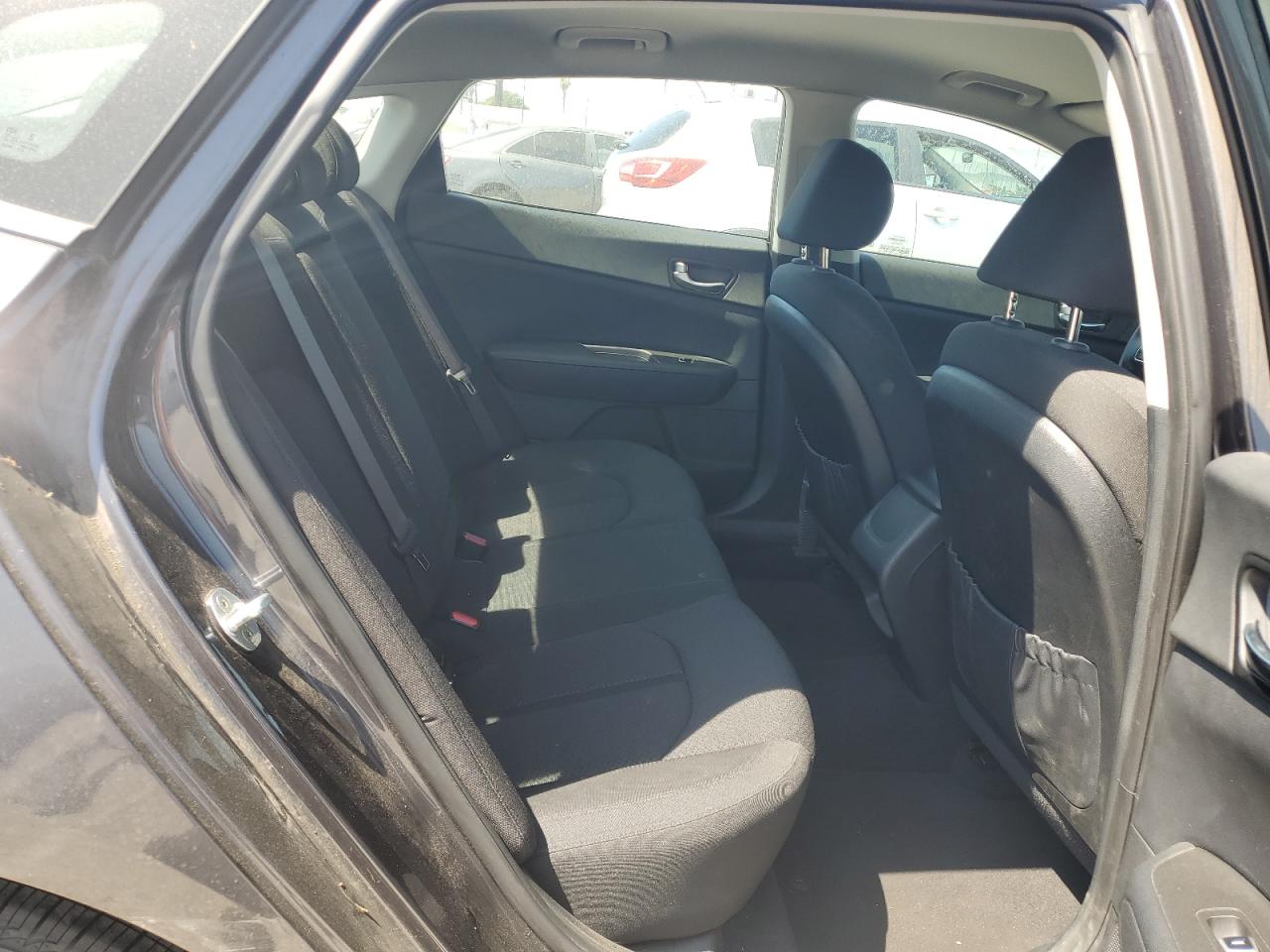 2017 Kia Optima Hybrid VIN: KNAGT4LC6H5005489 Lot: 66770694