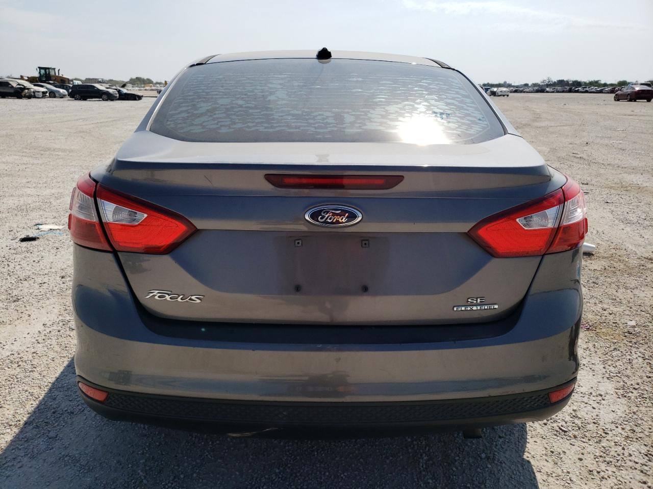 1FADP3F22EL263853 2014 Ford Focus Se