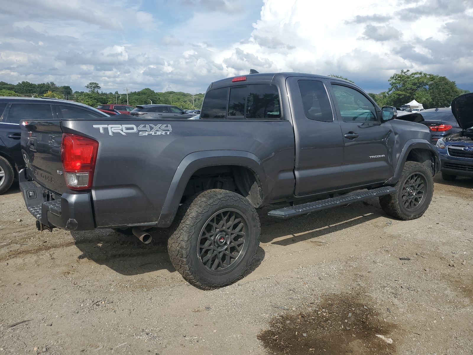 2017 Toyota Tacoma Access Cab vin: 5TFSZ5ANXHX102656